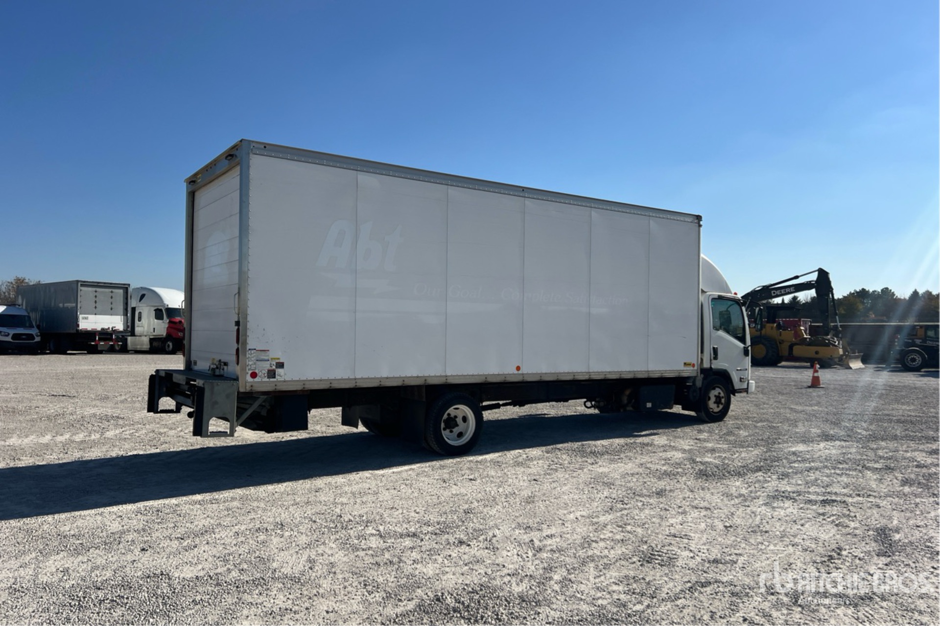 General Appearance with Bild, Ecke hinten rechts