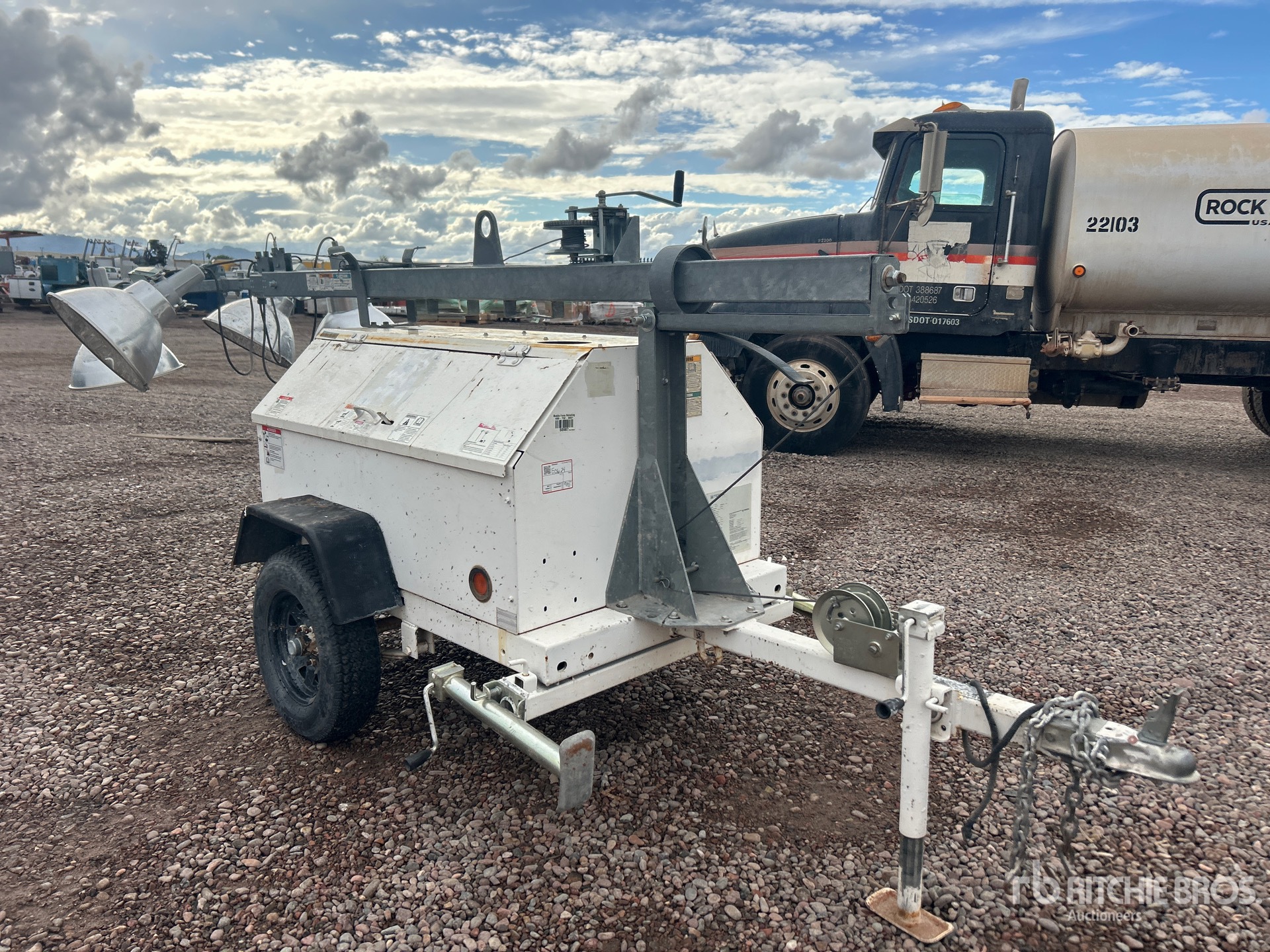 General Appearance with Picture, Right Front Corner