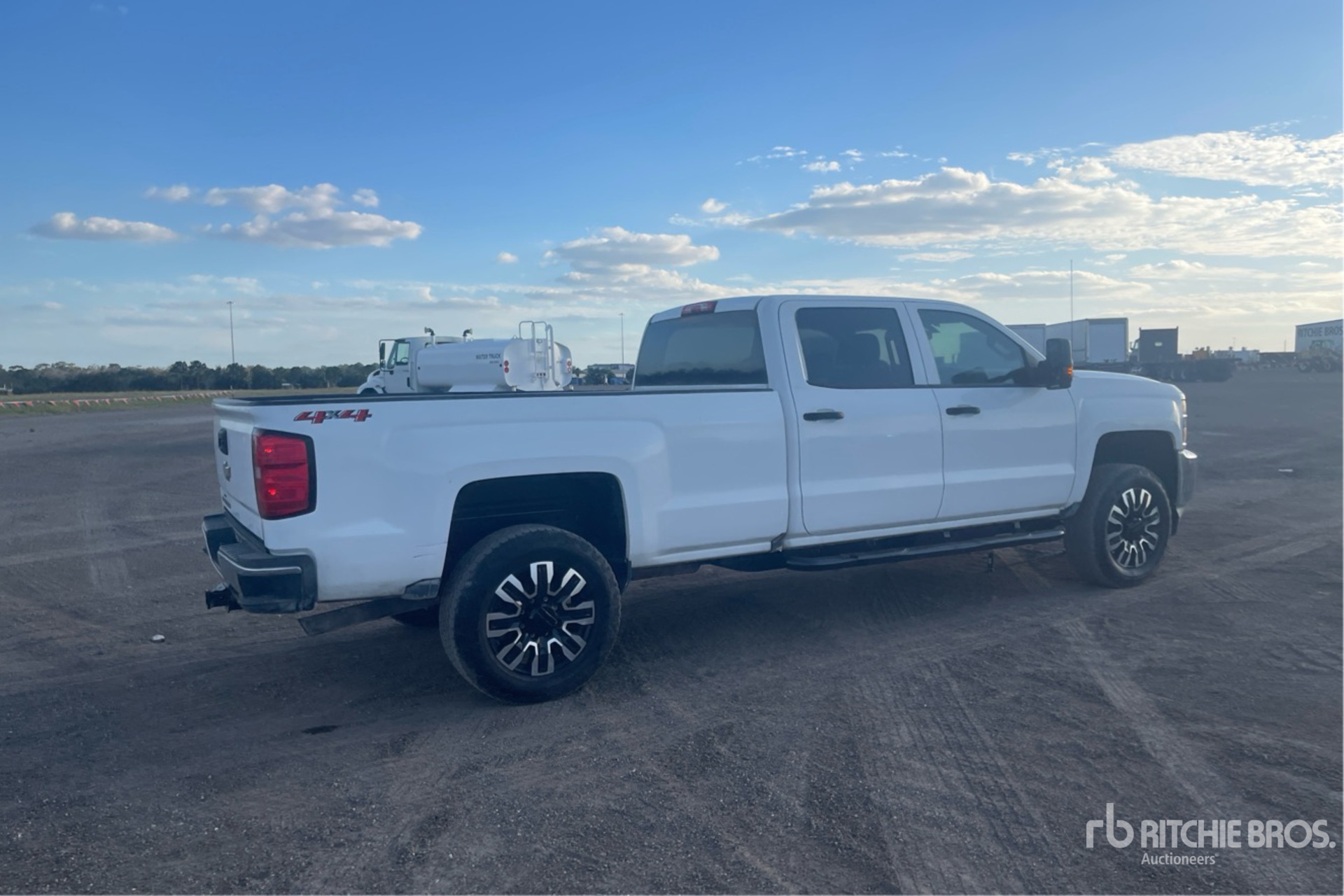 General Appearance with Imagen: esquina trasera derecha