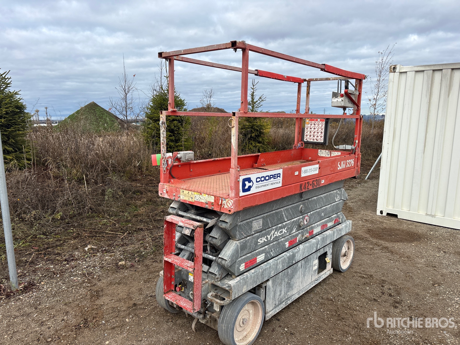 General Appearance with Picture, Left Front Corner