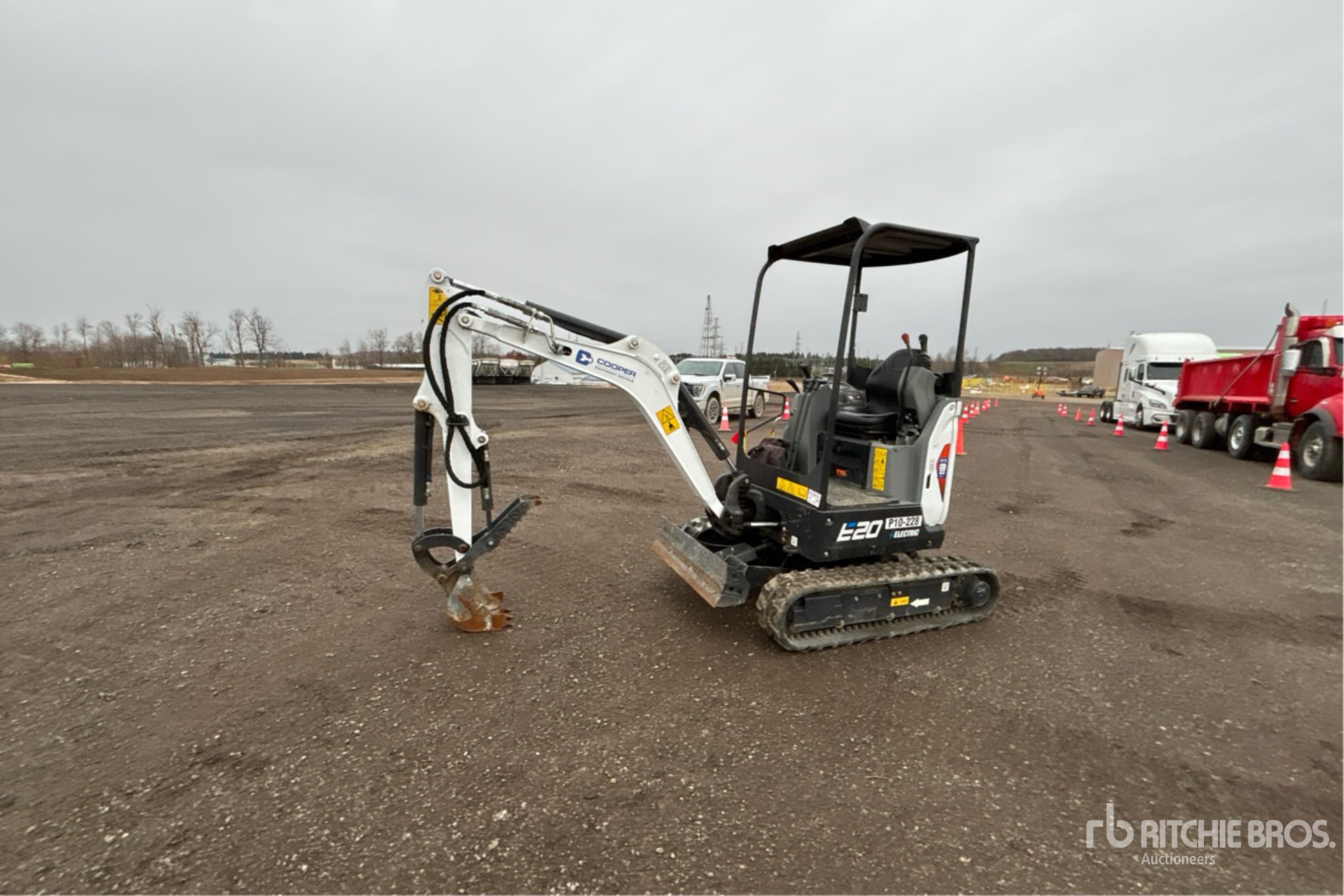 General Appearance with Picture, Left Front Corner