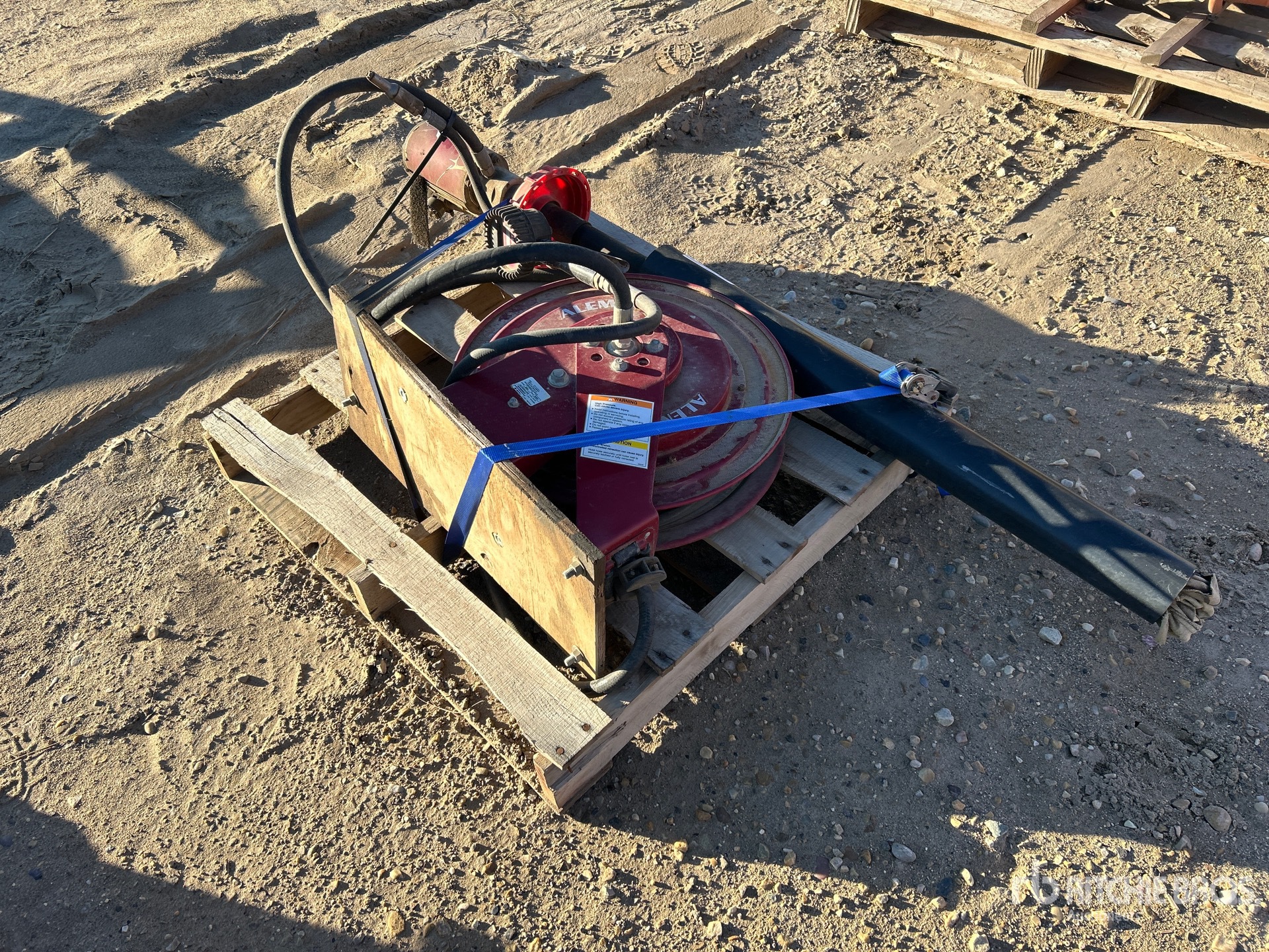 General Appearance with Image, coin arrière droit