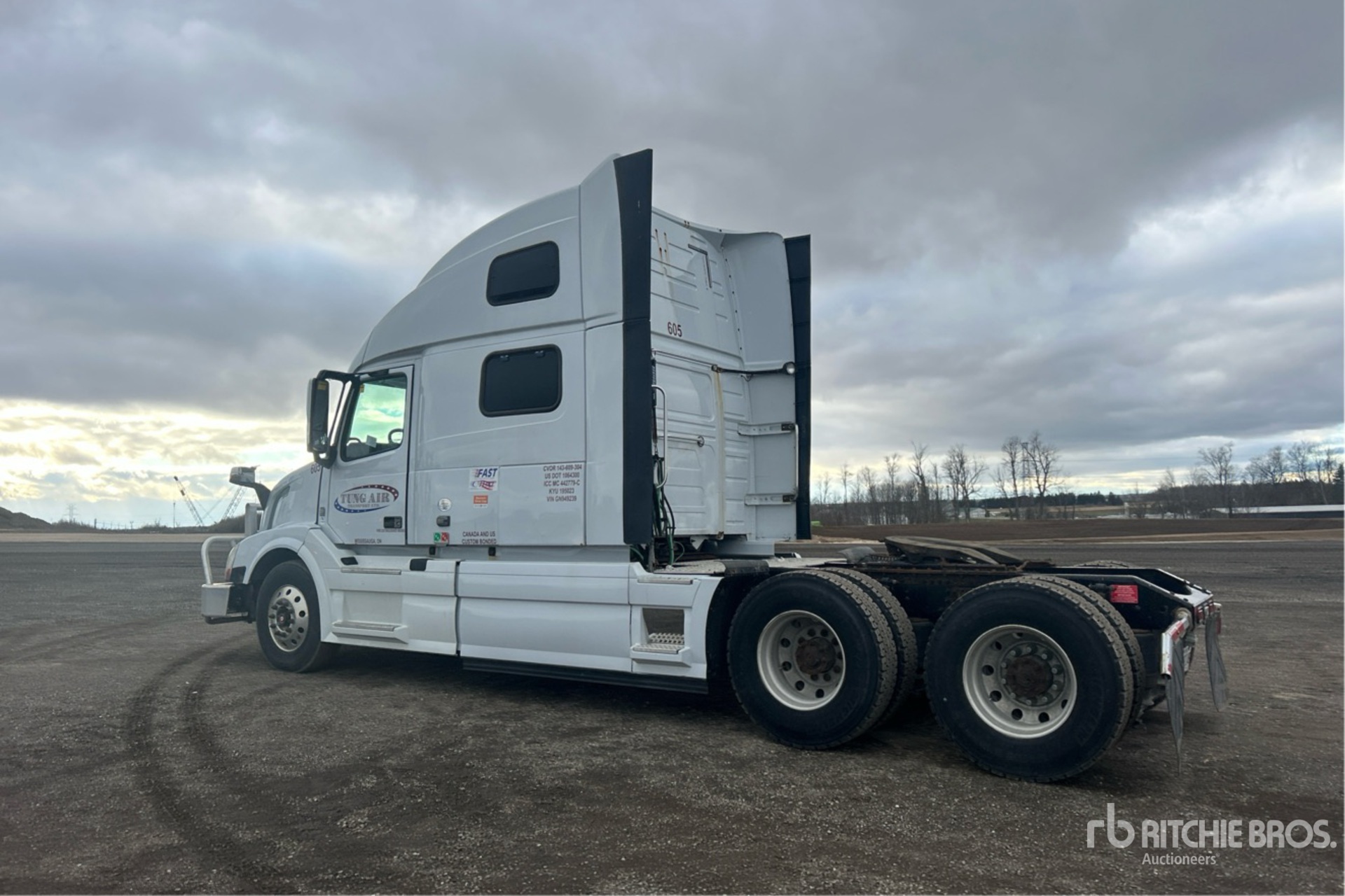 General Appearance with Imagen: esquina trasera izquierda