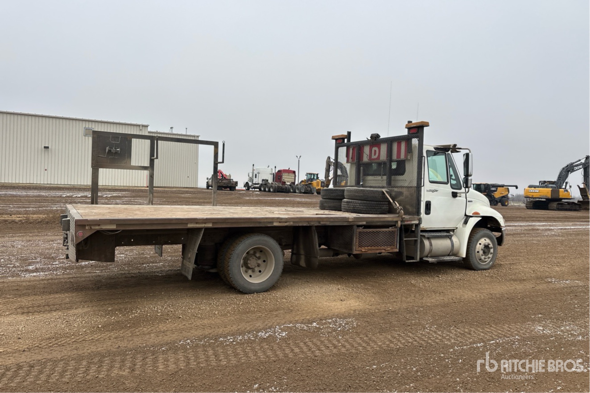 General Appearance with Bild, Ecke hinten rechts