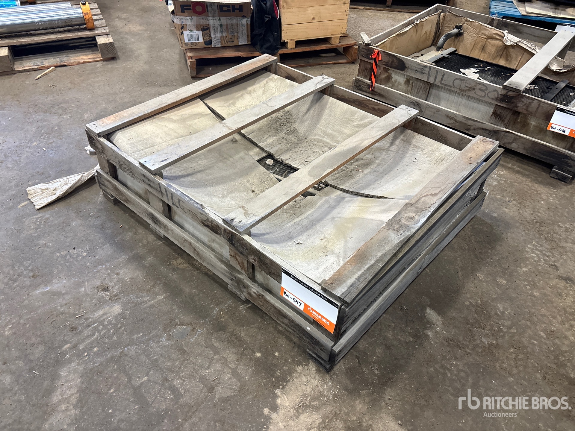 General Appearance with Foto, angolo anteriore sinistro