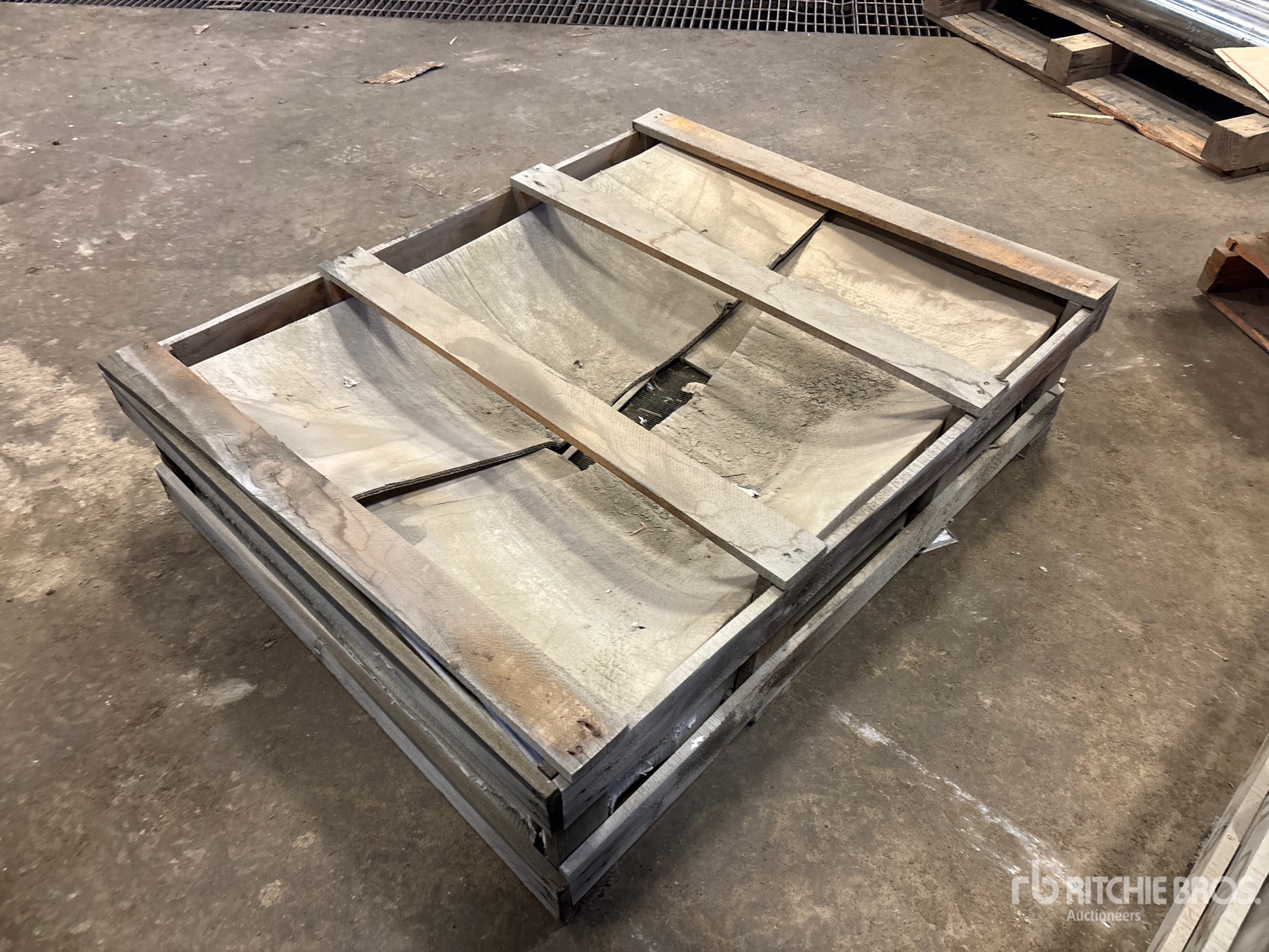 General Appearance with Foto, angolo posteriore sinistro