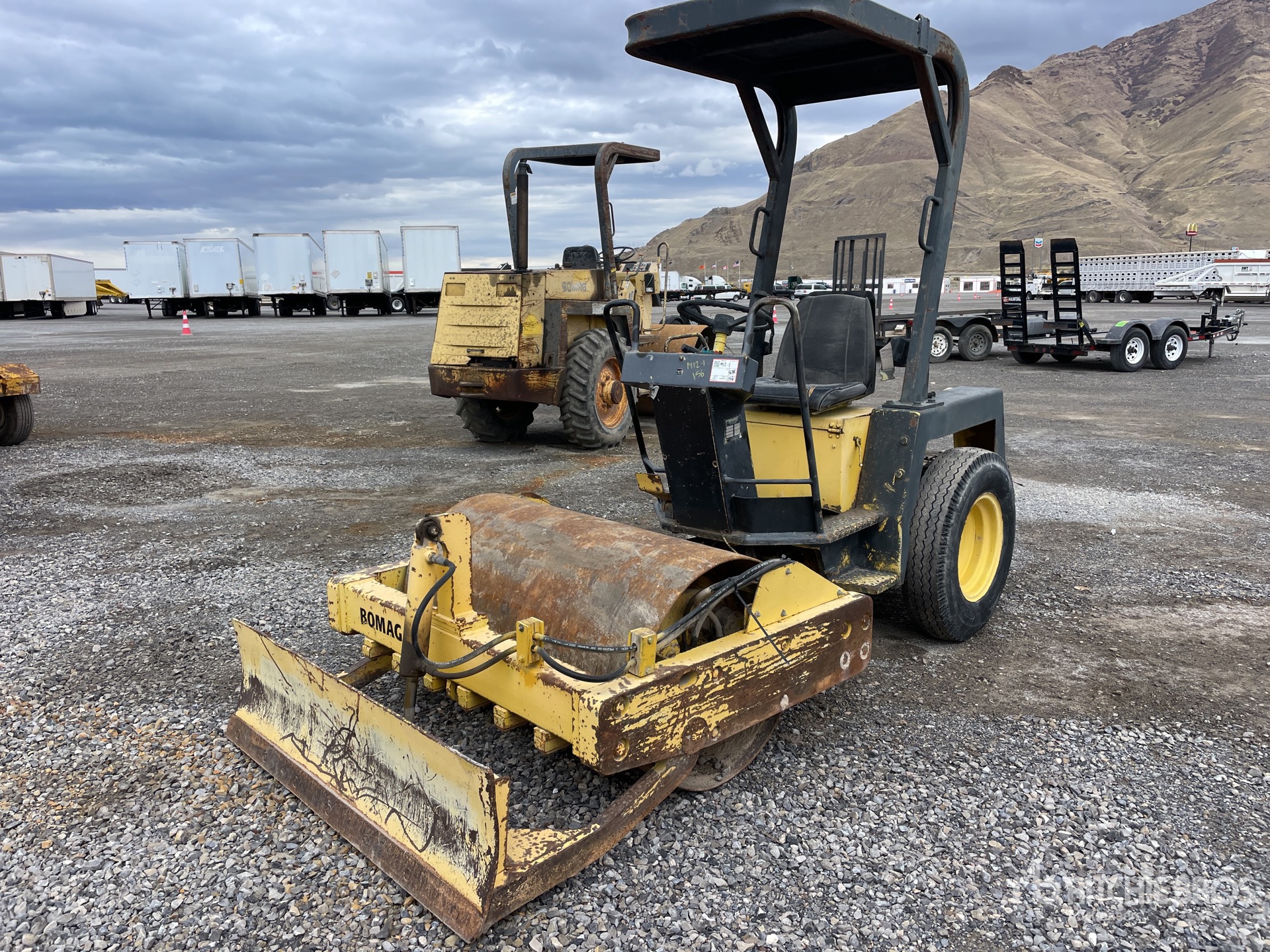 General Appearance with Image, coin avant gauche