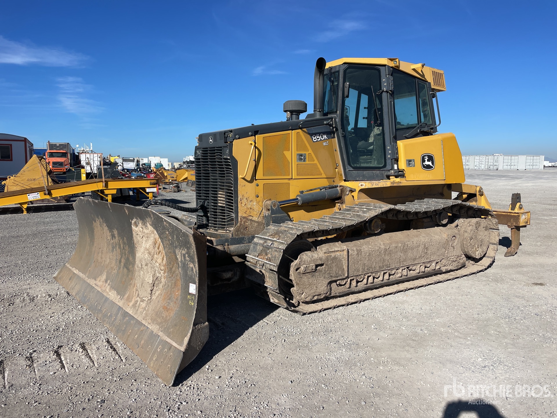 General Appearance with Foto, angolo anteriore sinistro