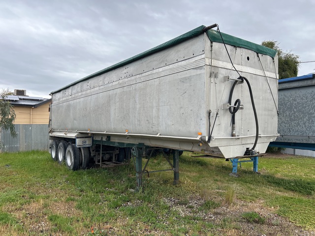 1981 Jamor 9.7 m Tri/A Tipping Trailer