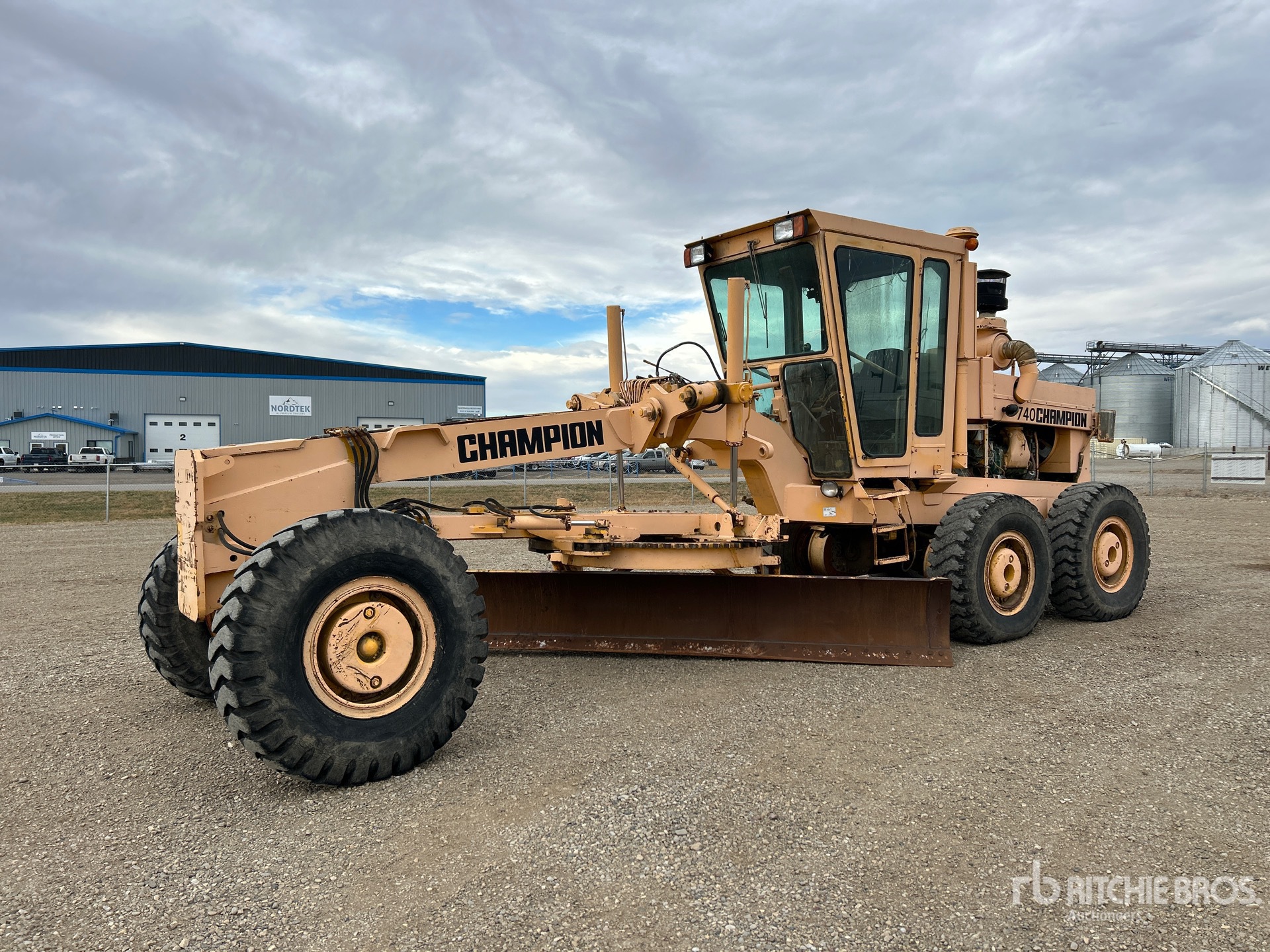 General Appearance with Featured Photo