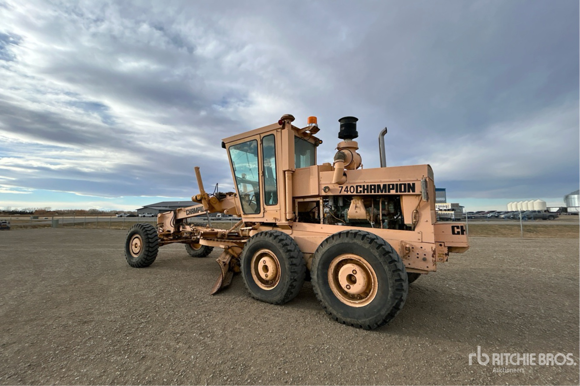 General Appearance with Picture, Left Rear Corner