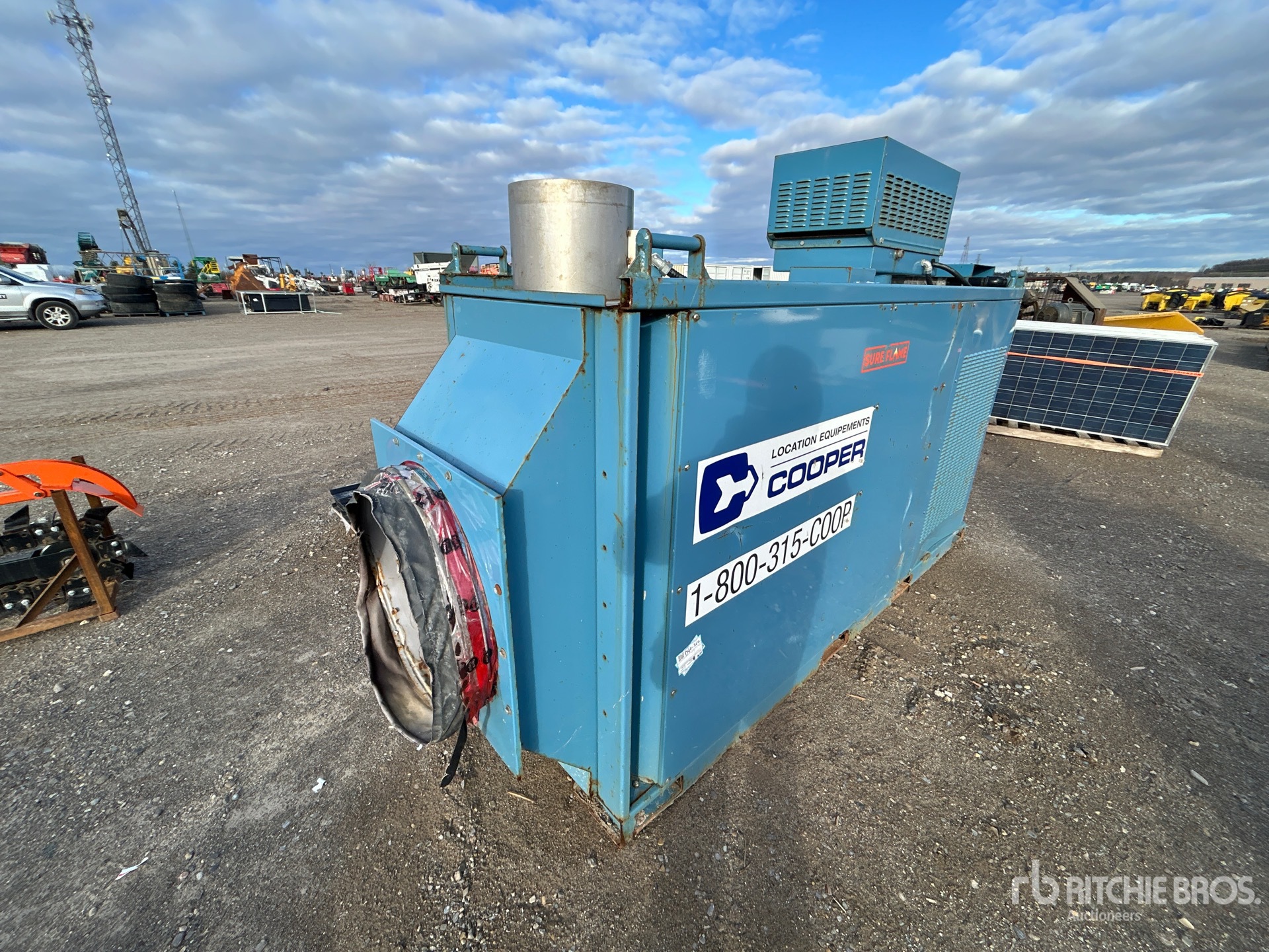 General Appearance with Bild, Ecke vorne links