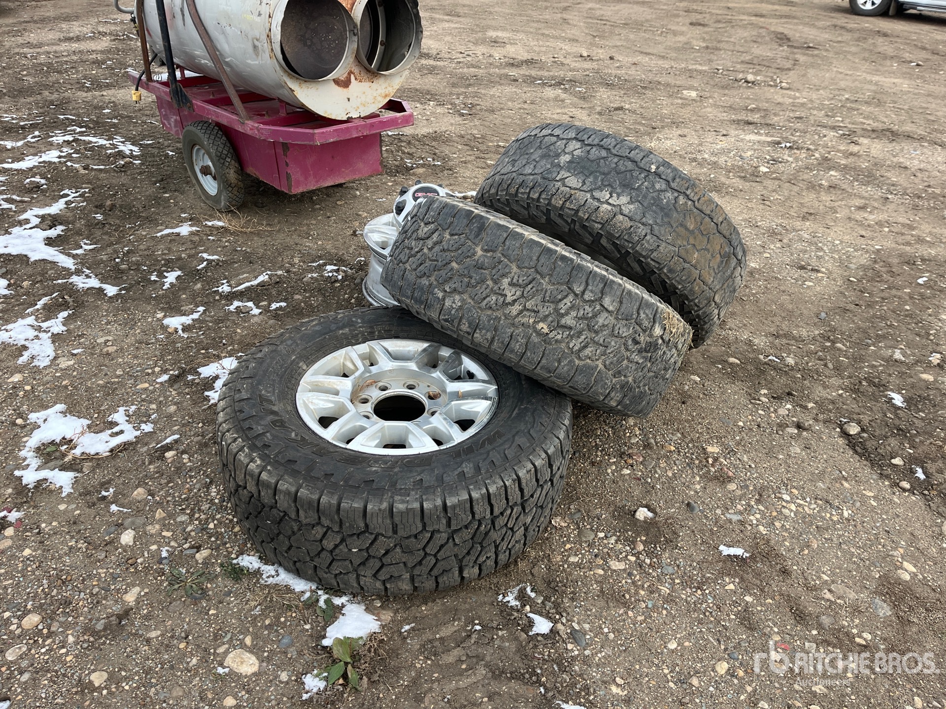 General Appearance with Picture, Right Front Corner