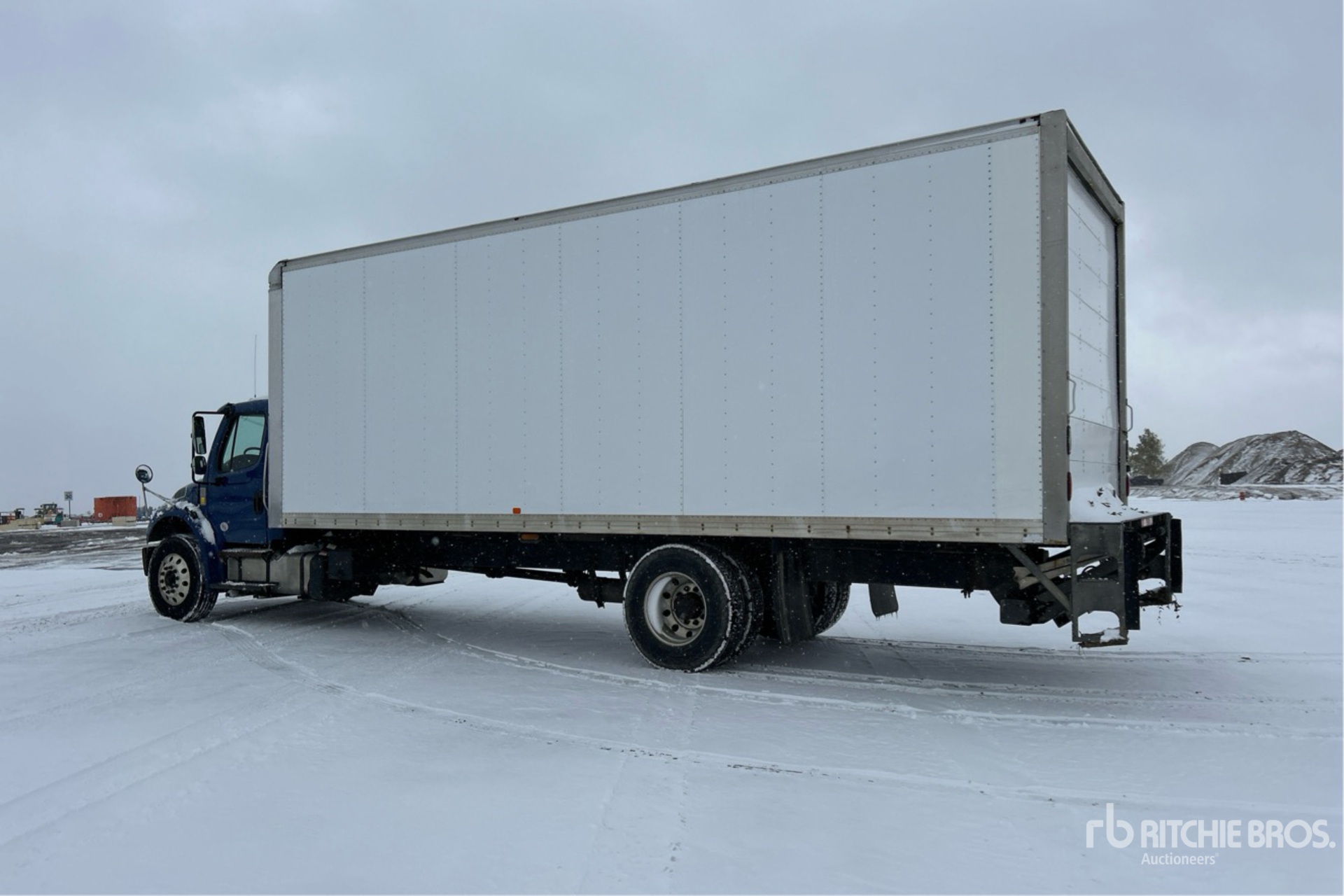 Aspect général with Image, coin arrière gauche