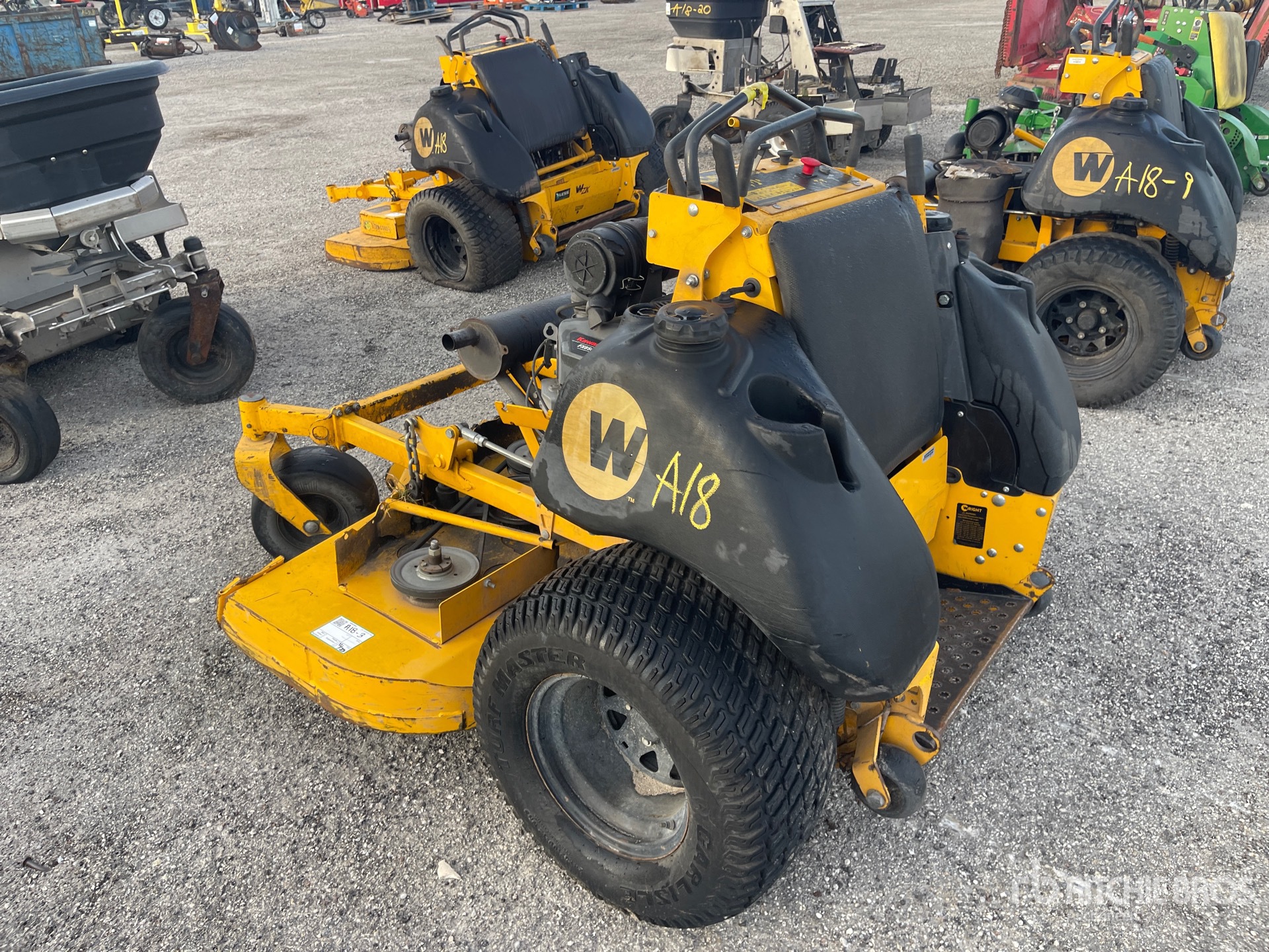 General Appearance with Foto, angolo posteriore sinistro