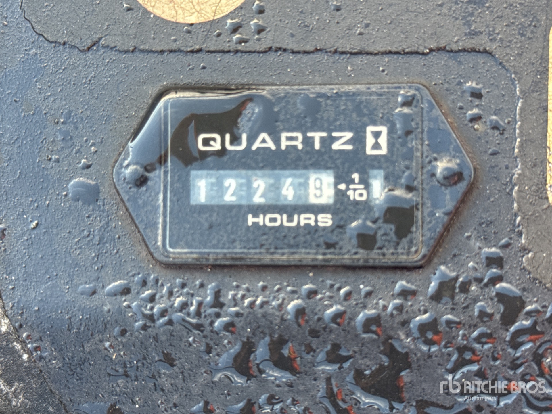 General Appearance with Hour Meter / Odometer