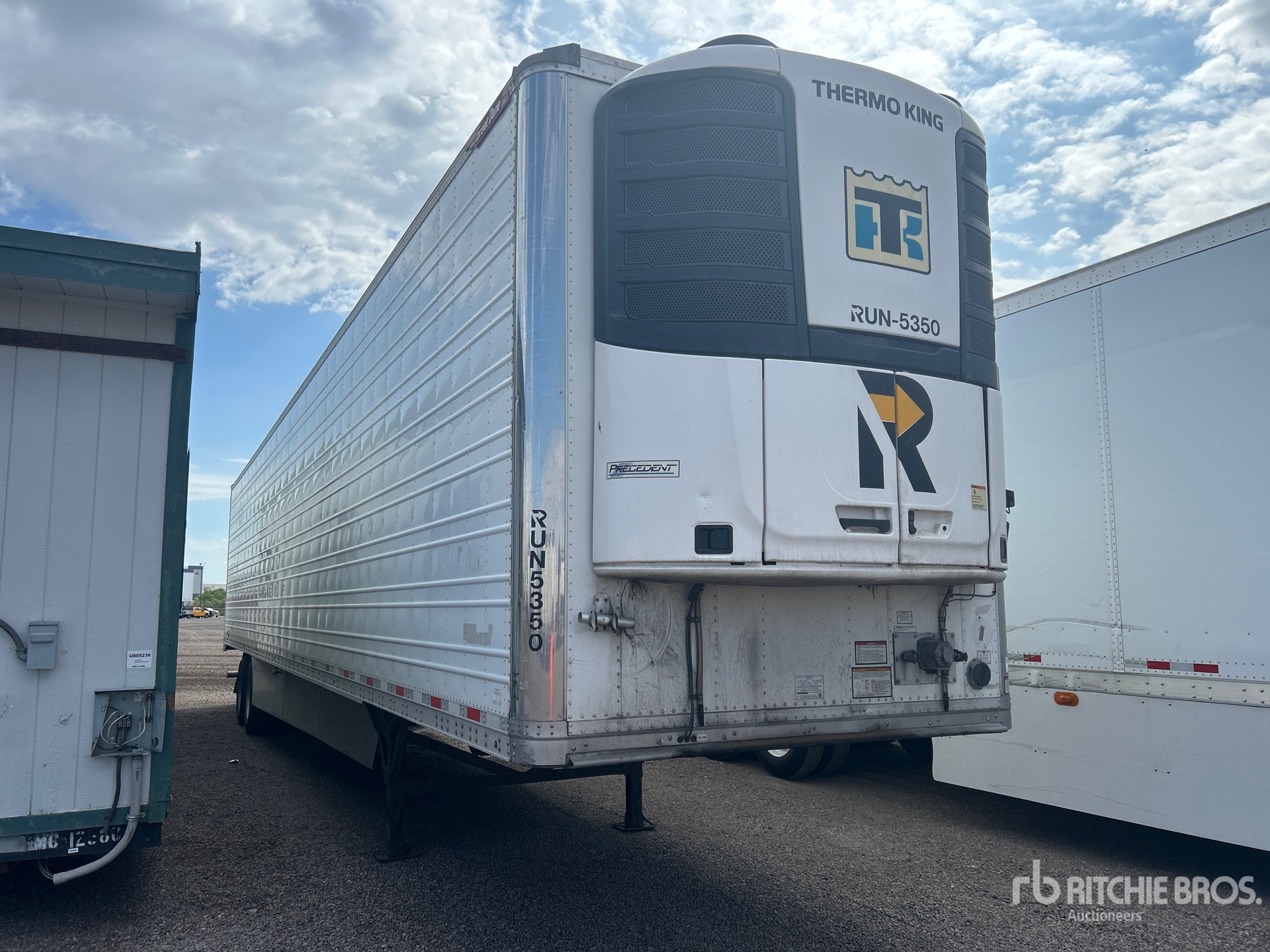 Aspect général with Image, coin avant droit