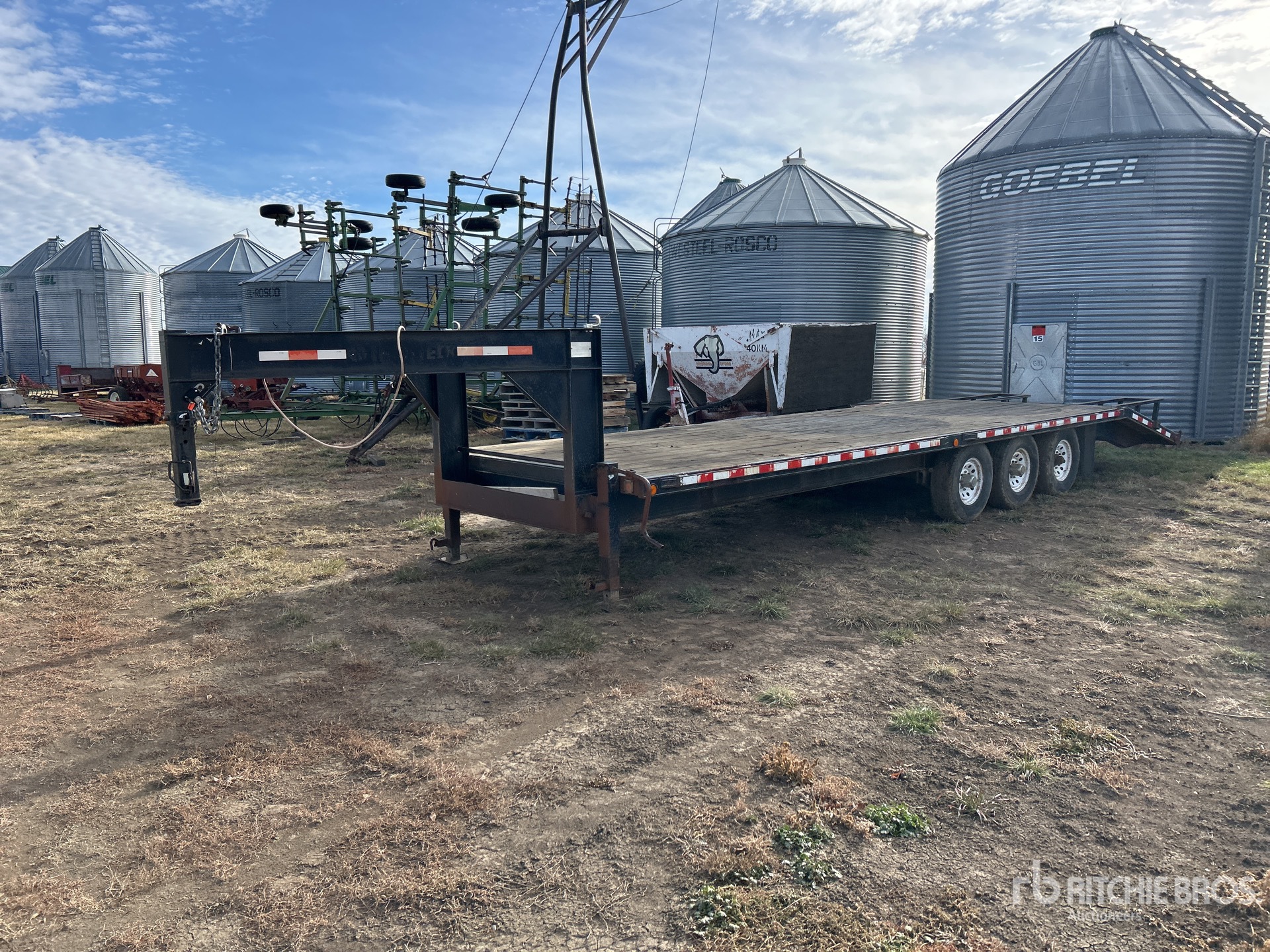 General Appearance with Bild, Ecke vorne links