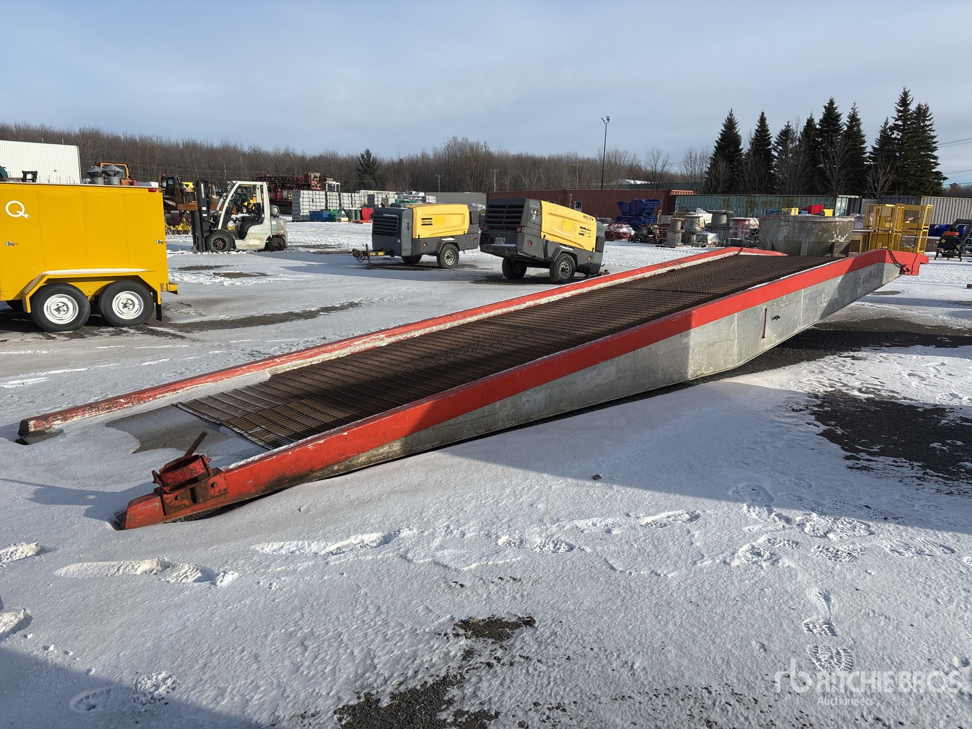 General Appearance with Zdjęcie, prawy dolny róg