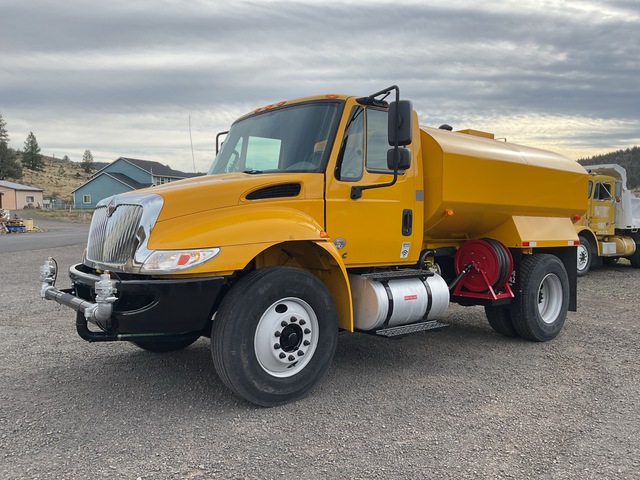 2019 International 4300 2236 gal 4x2 Water Truck