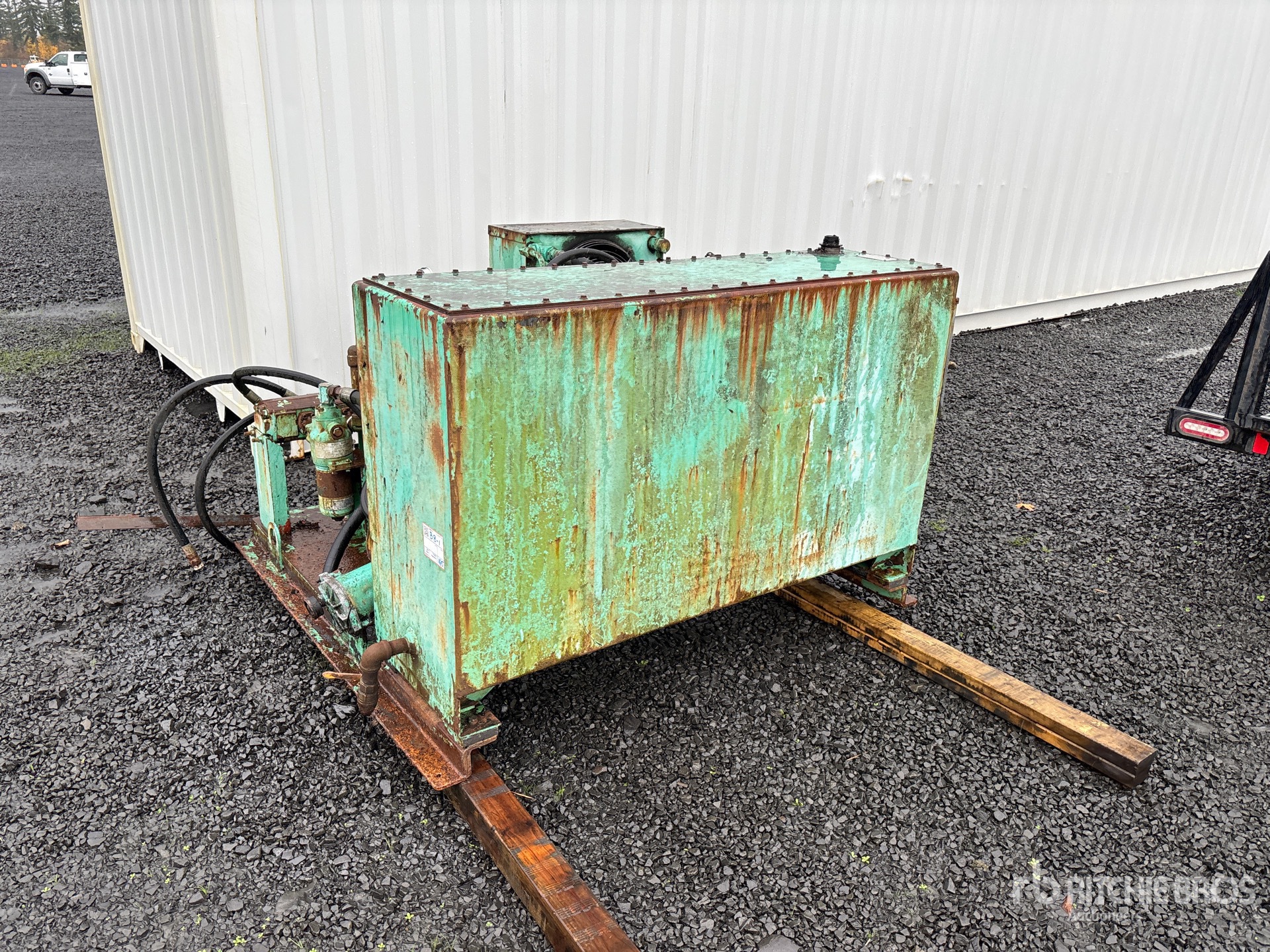 General Appearance with Picture, Left Rear Corner