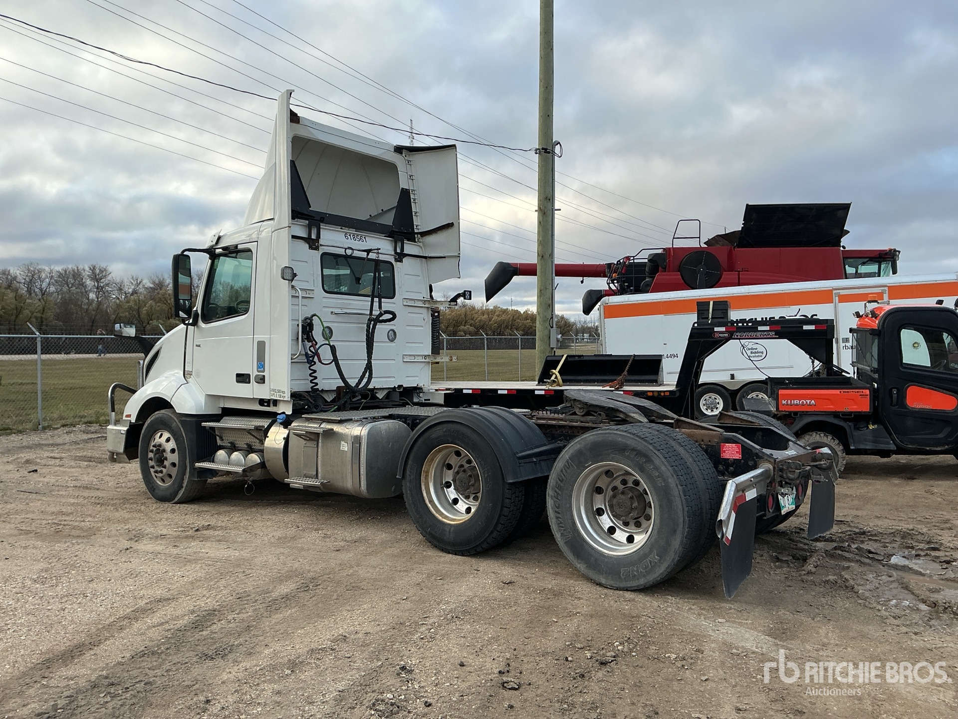 General Appearance with Bild, Ecke hinten links