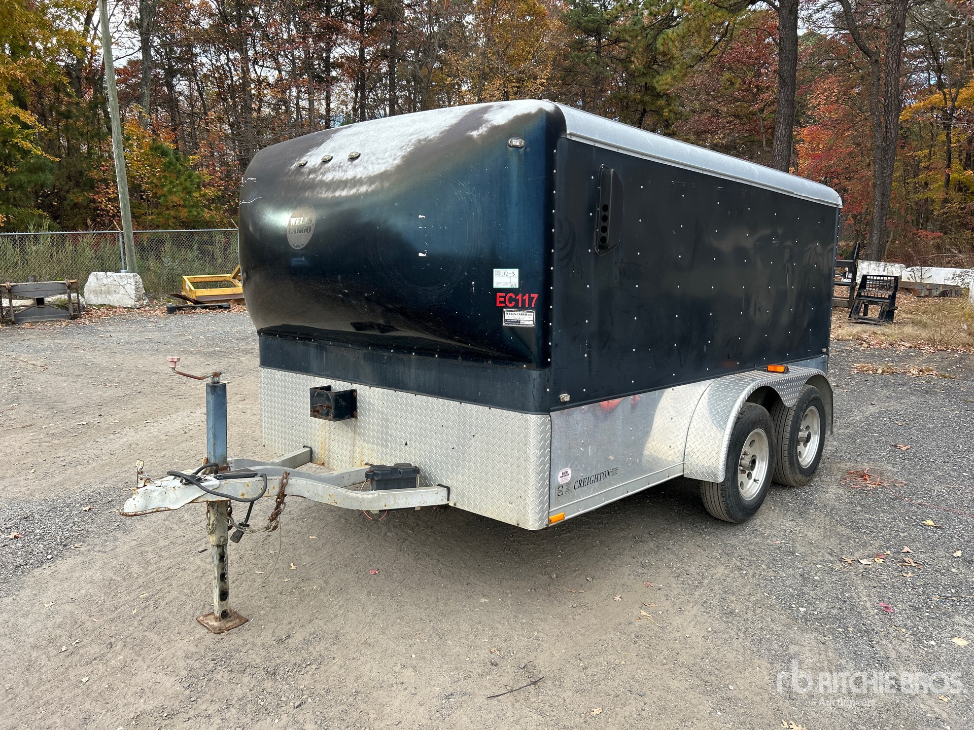 General Appearance with Bild, Ecke vorne links