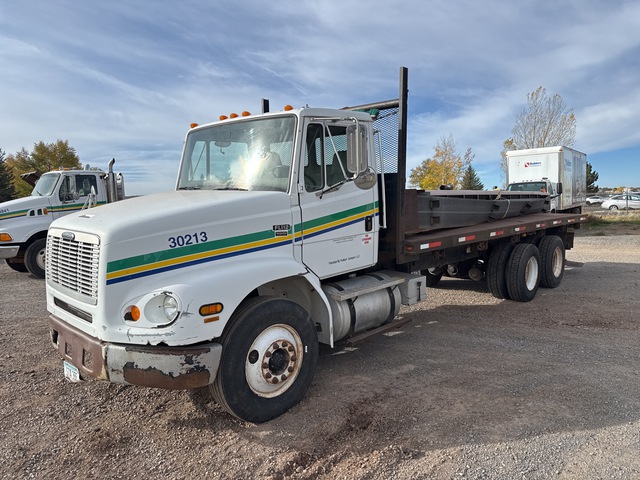 2004 Freightliner FL112 6x4 Flatbed Truck with Conveyor