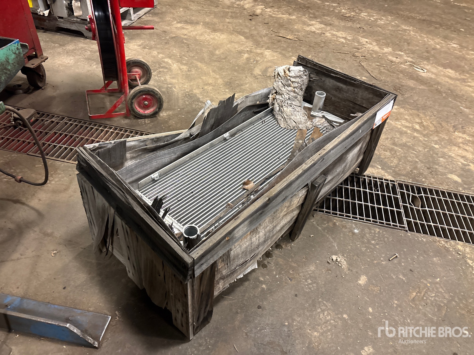 General Appearance with Bild, Ecke vorne rechts