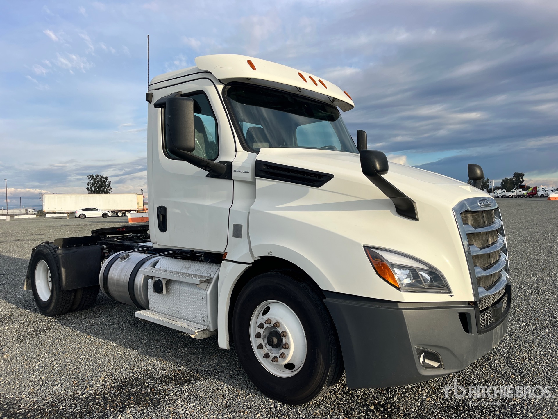 Aspect général with Image, coin avant droit