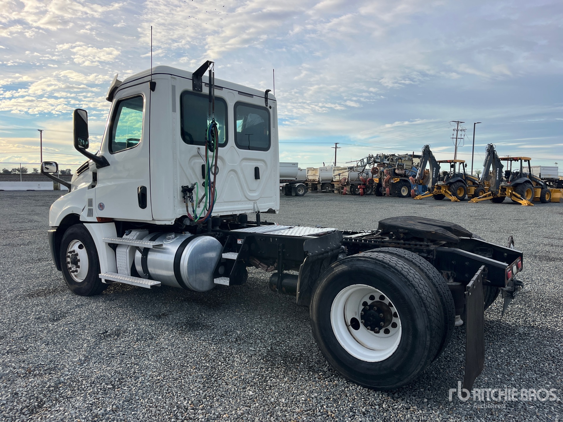 Aspect général with Image, coin arrière gauche