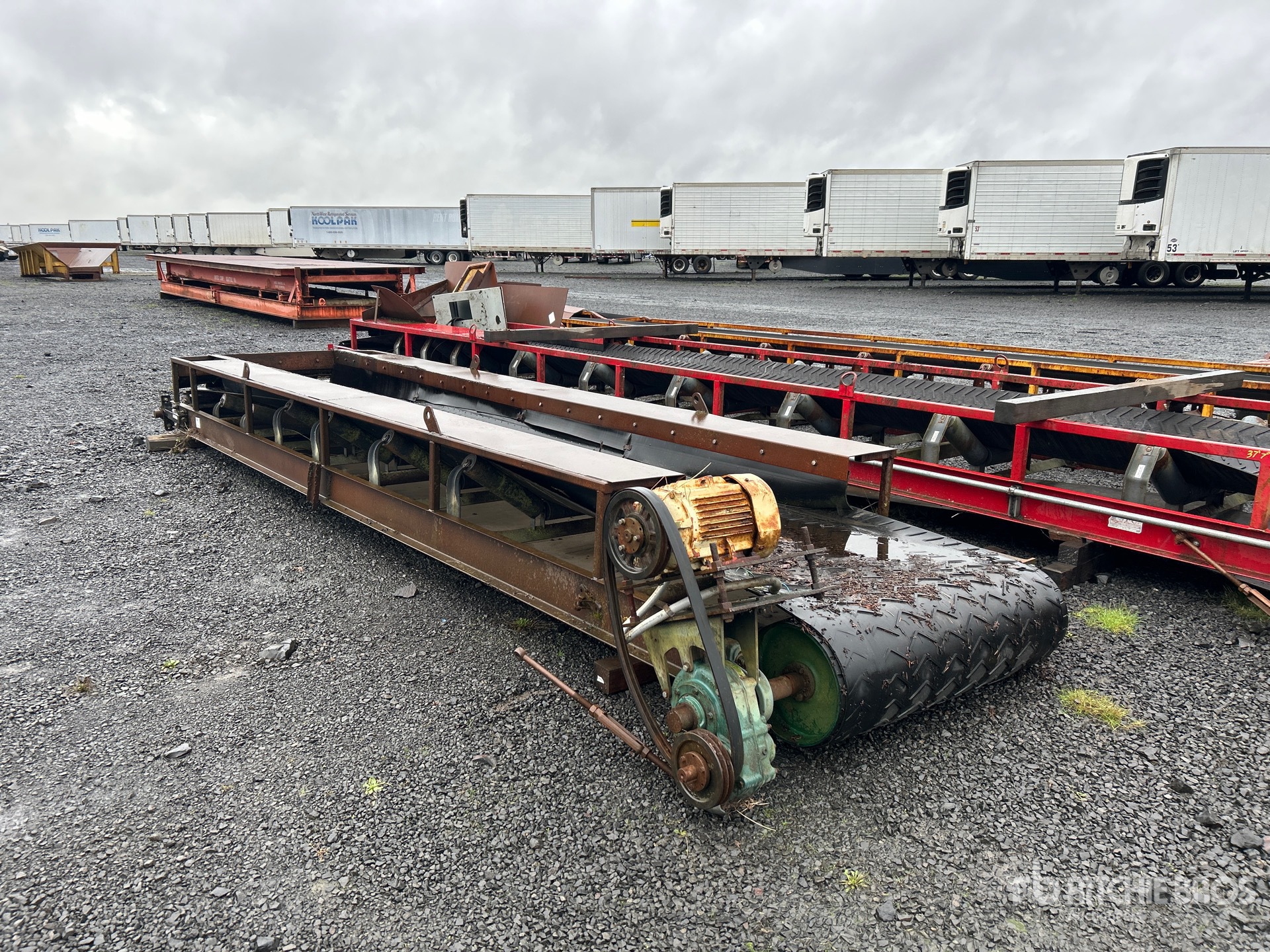 General Appearance with Featured Photo