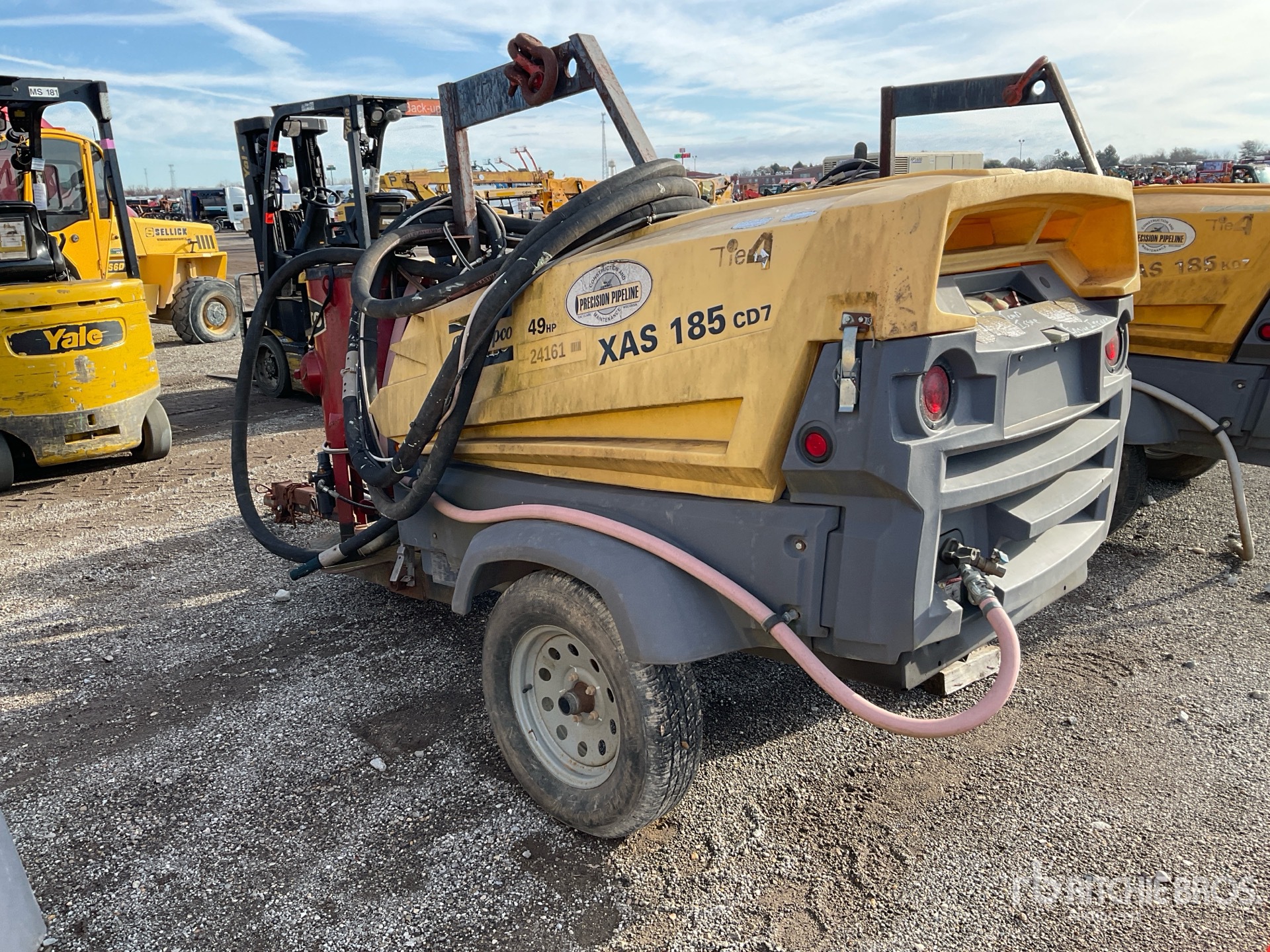 General Appearance with Bild, Ecke hinten links