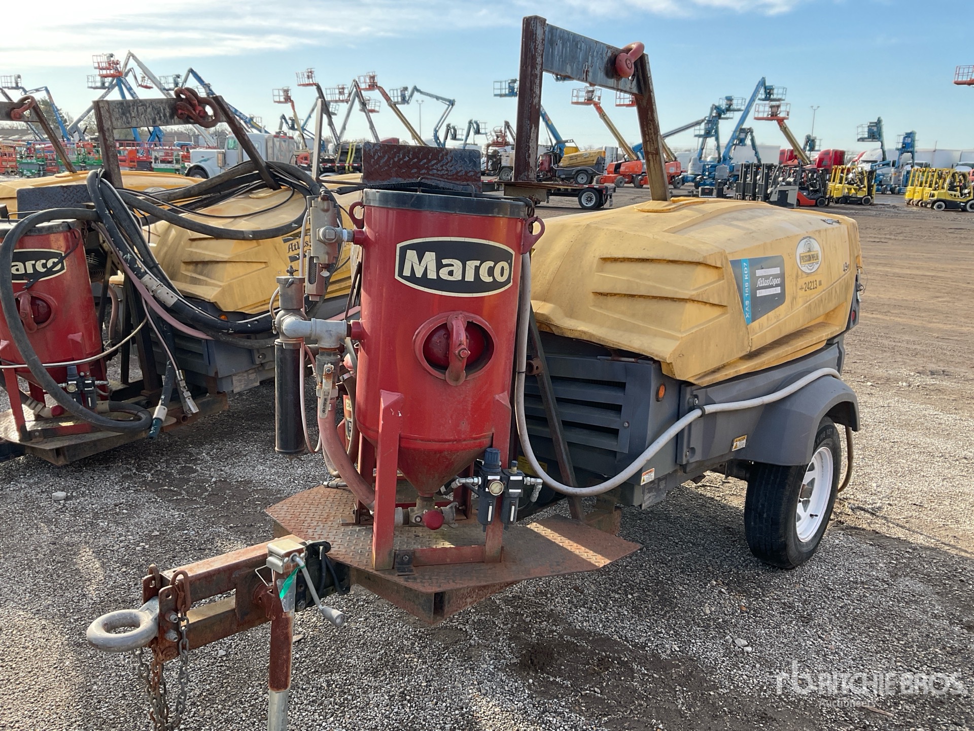 General Appearance with Bild, Ecke vorne links