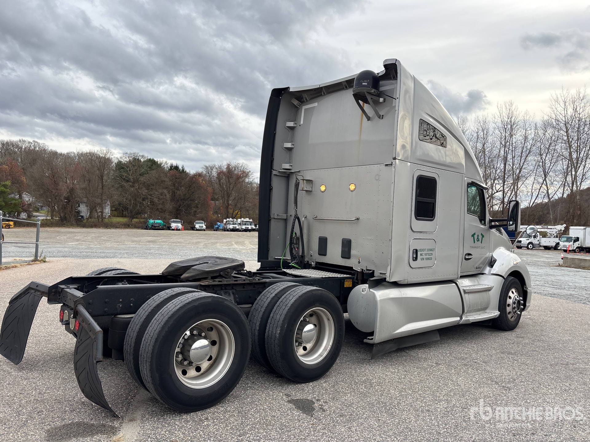 General Appearance with Foto, angolo anteriore sinistro