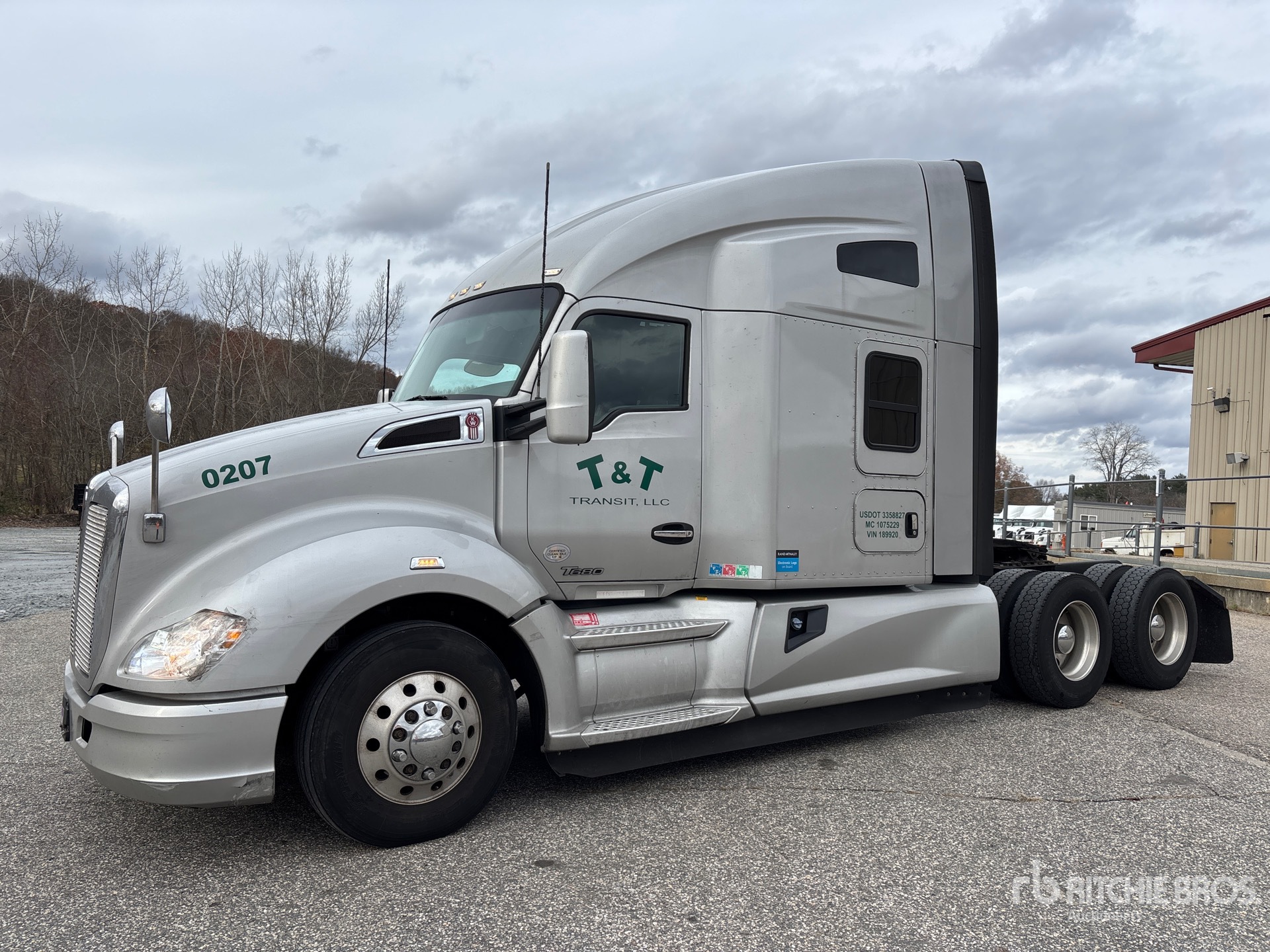 General Appearance with Foto, angolo anteriore sinistro