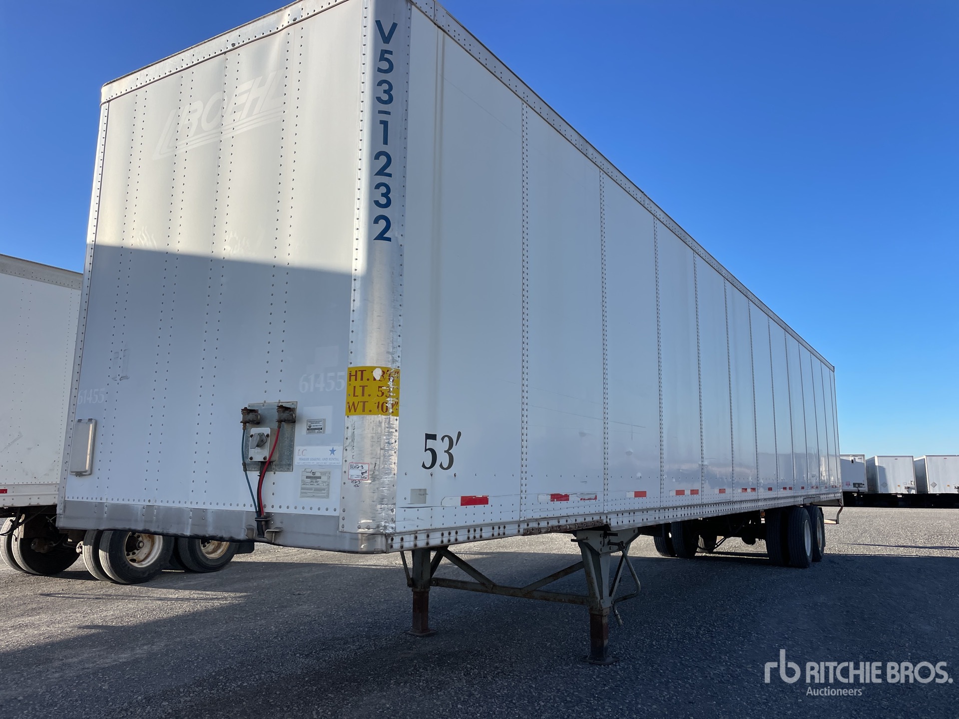 General Appearance with Bild, Ecke vorne links