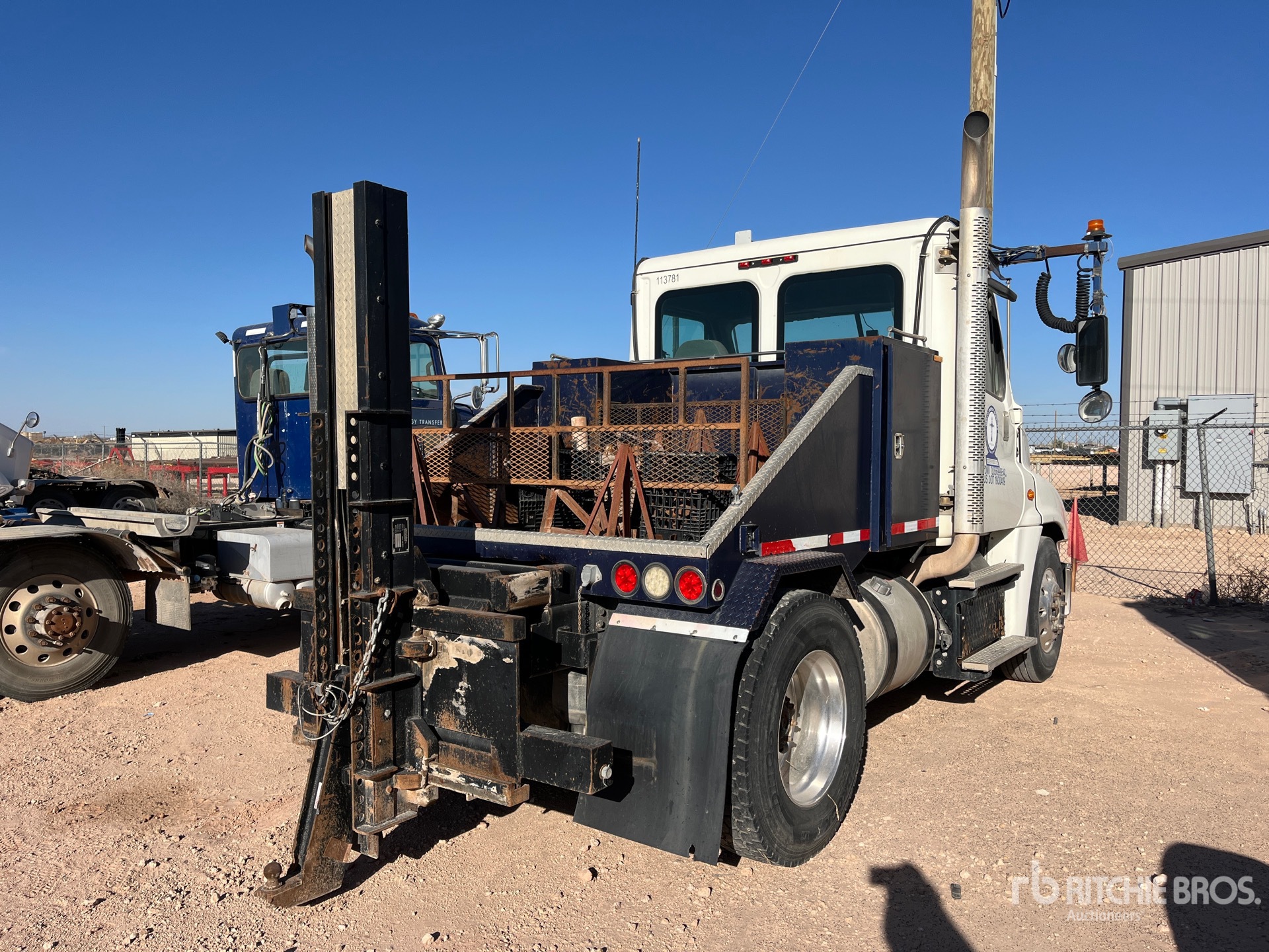 General Appearance with Imagen: esquina trasera derecha