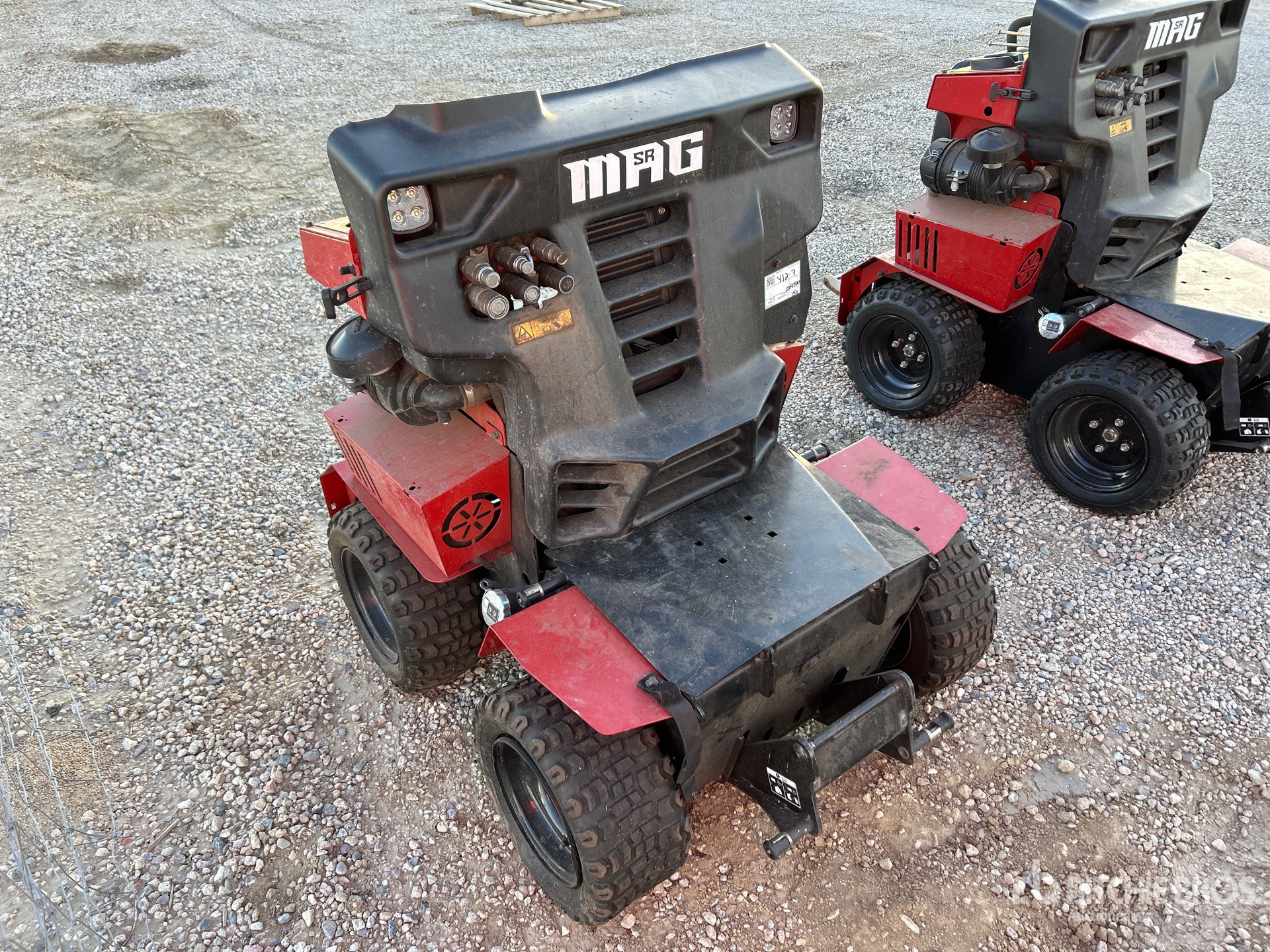 General Appearance with Bild, Ecke vorne rechts