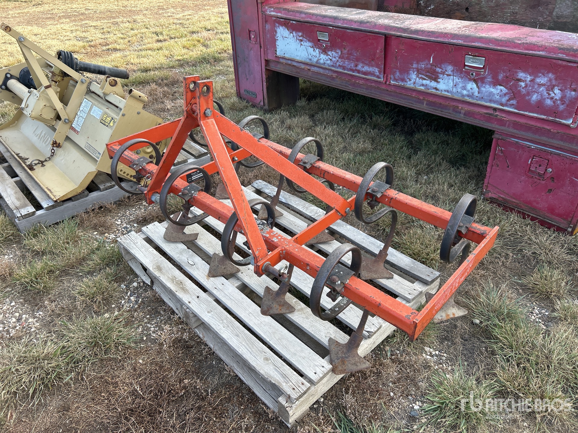 General Appearance with Bild, Ecke vorne links