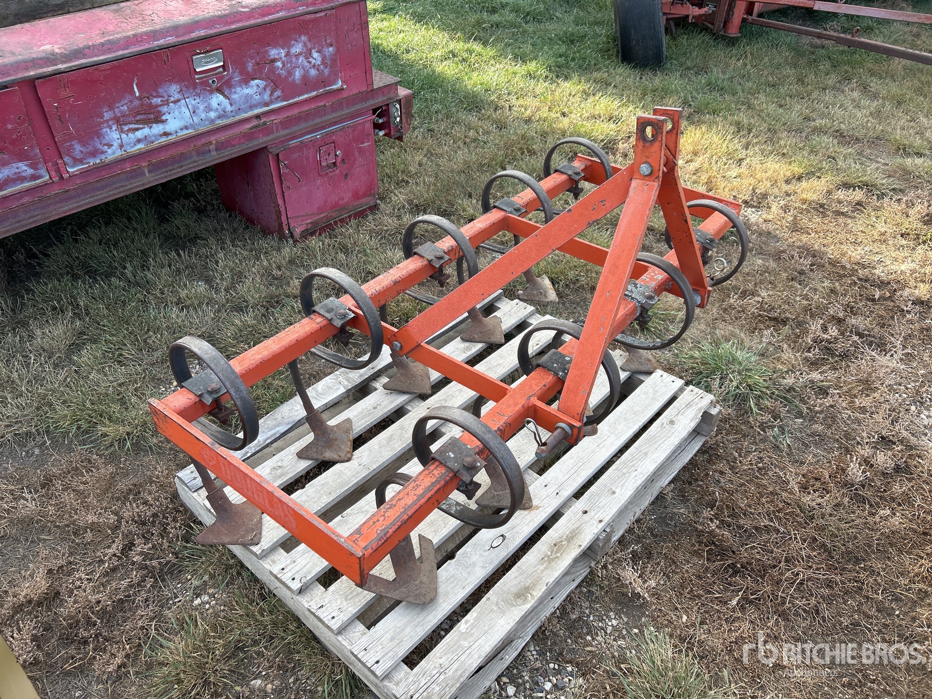 General Appearance with Bild, Ecke vorne rechts