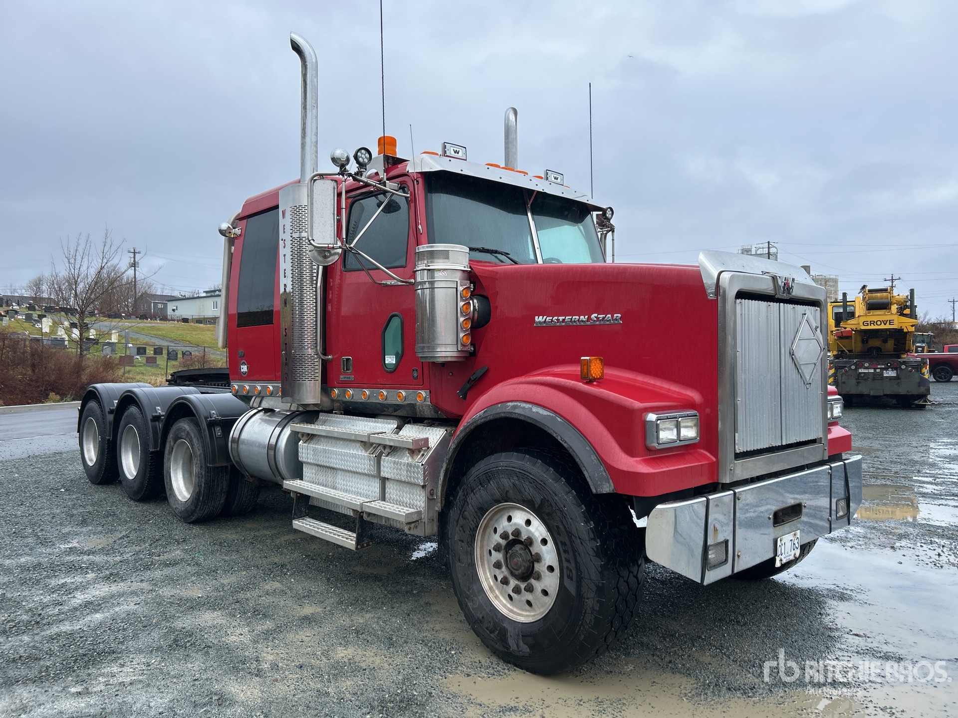 General Appearance with Picture, Right Front Corner