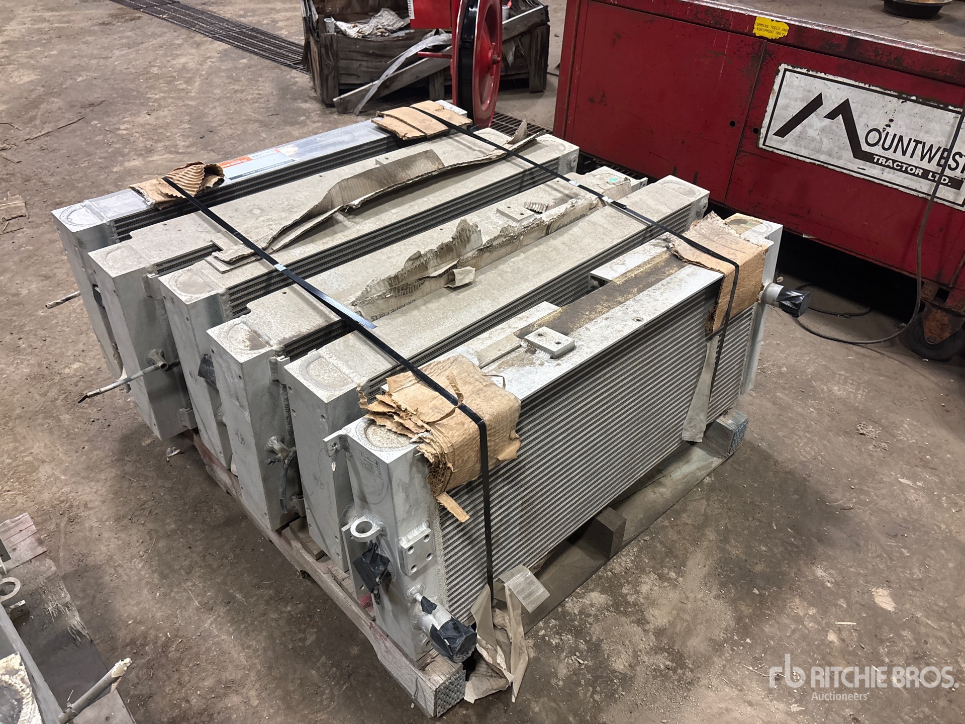 General Appearance with Bild, Ecke hinten links