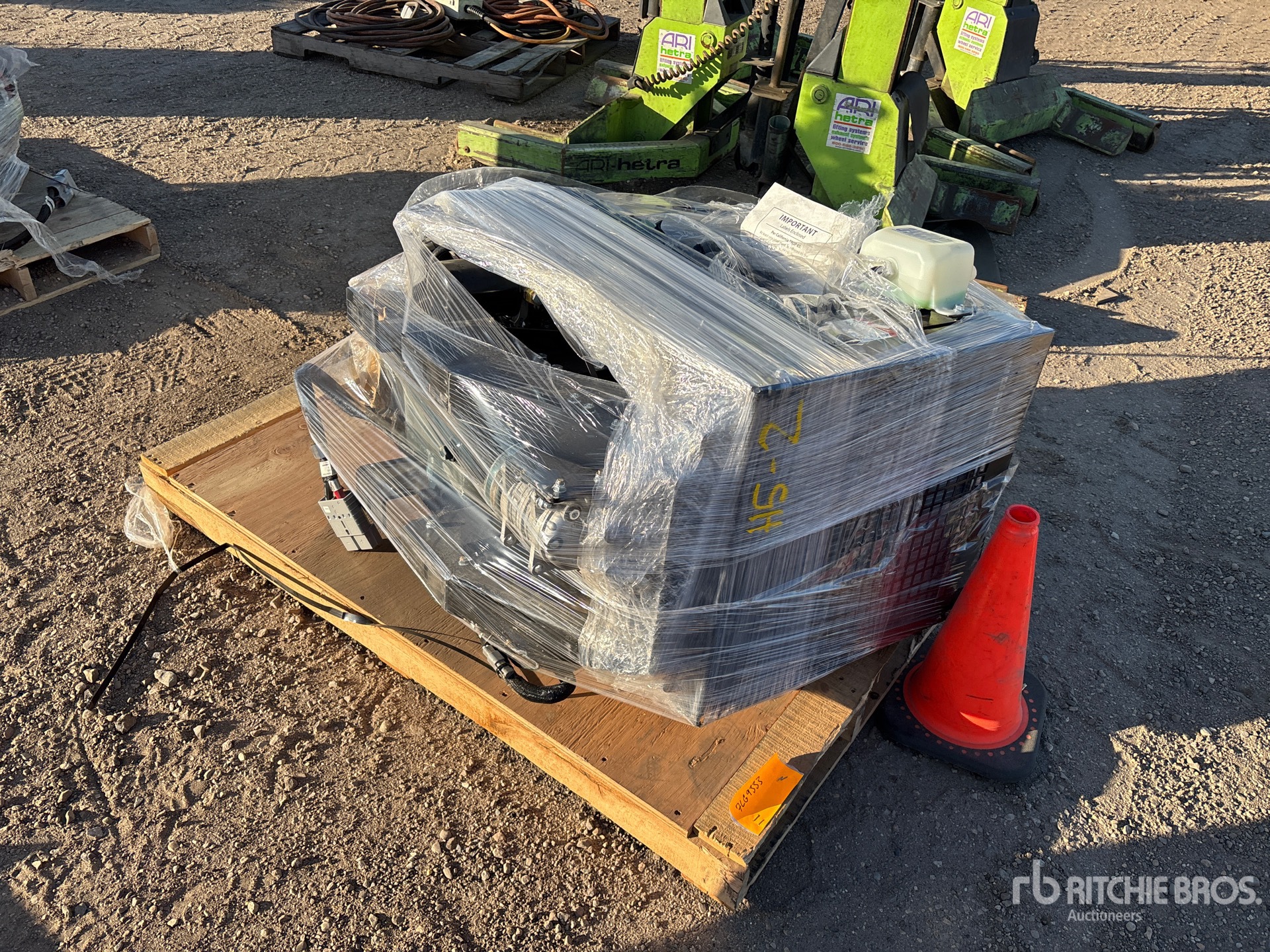 General Appearance with Picture, Right Front Corner