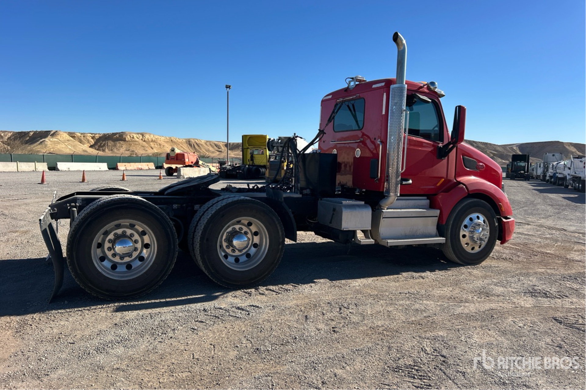 General Appearance with Foto, angolo anteriore sinistro