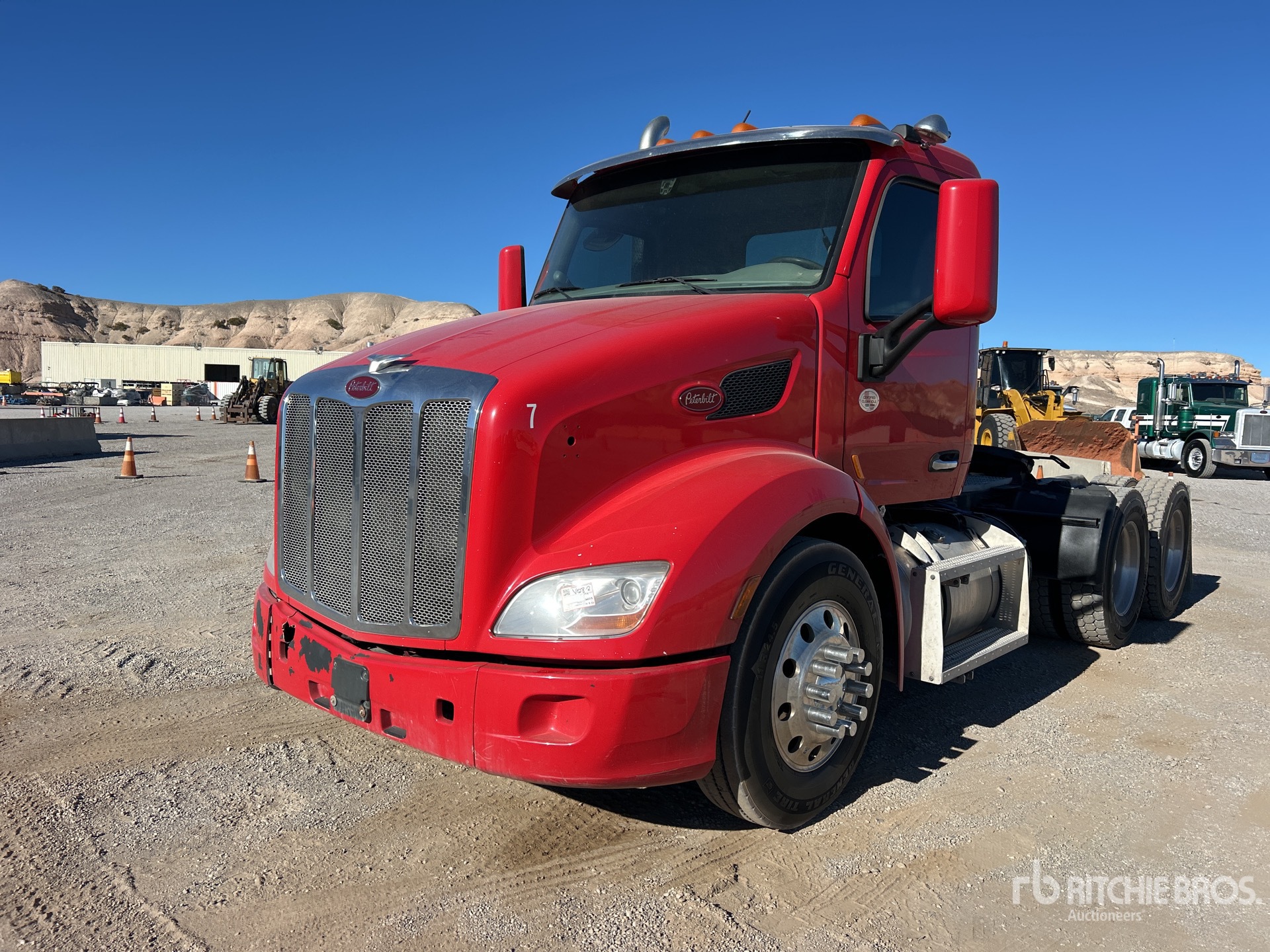 General Appearance with Foto, angolo anteriore sinistro