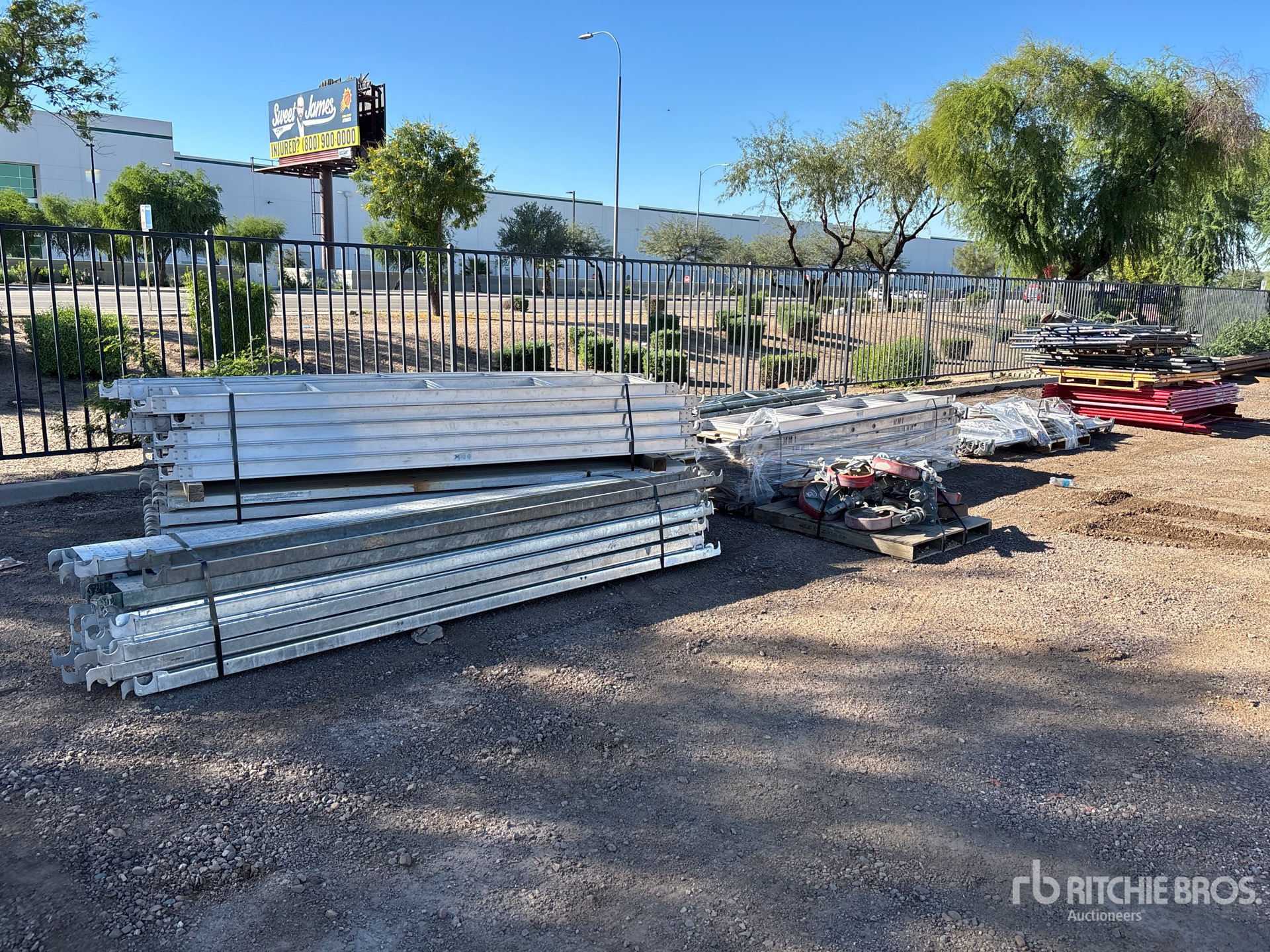 Aspect général with Image, coin avant droit