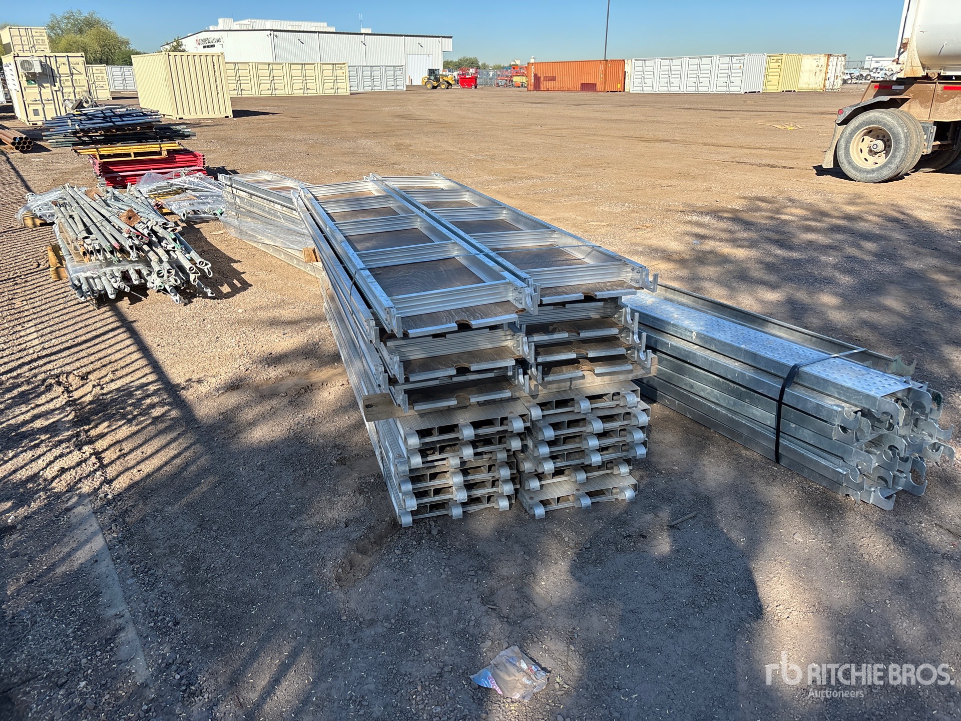 Aspect général with Image, coin arrière droit