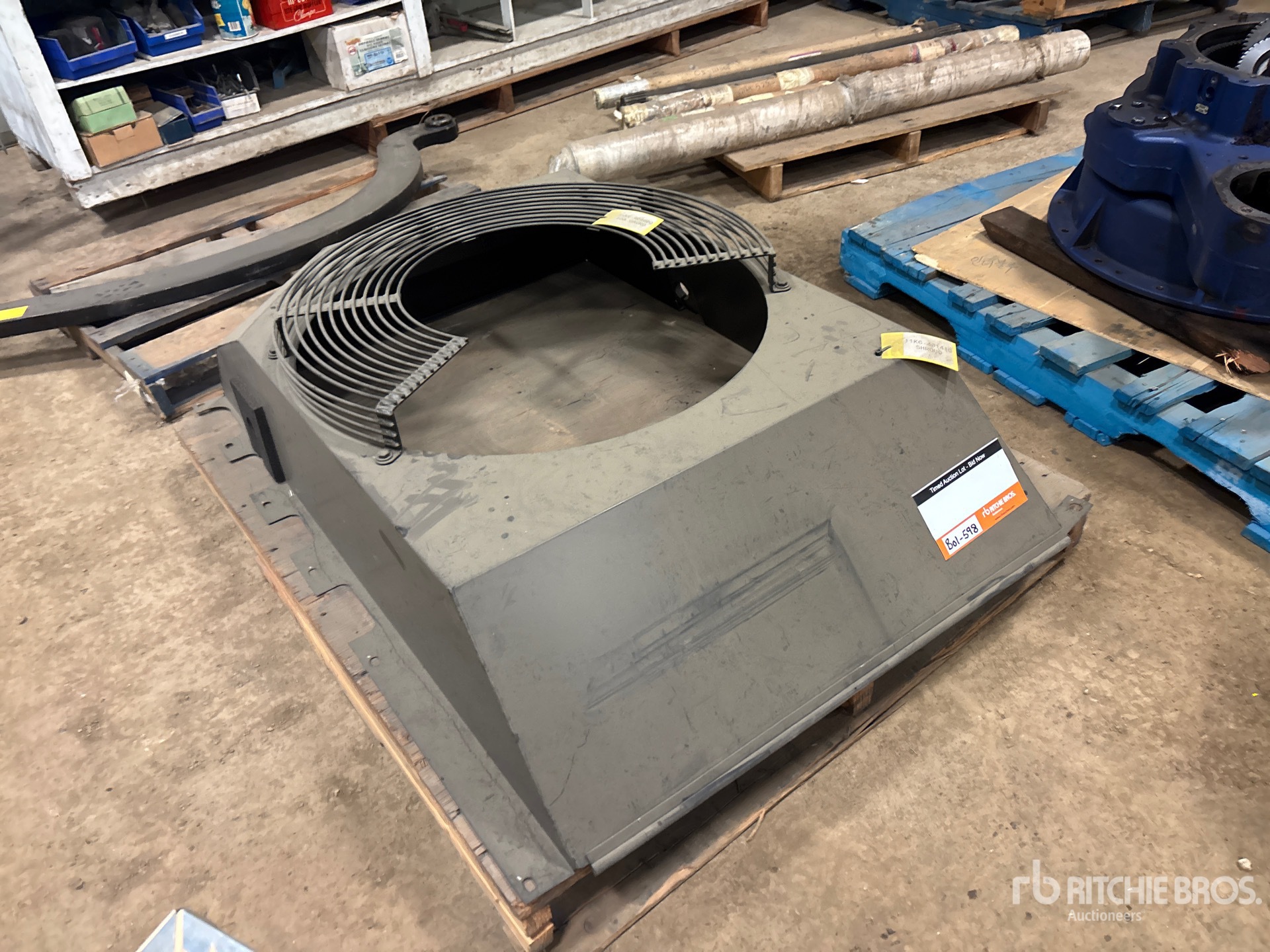 General Appearance with Bild, Ecke vorne rechts