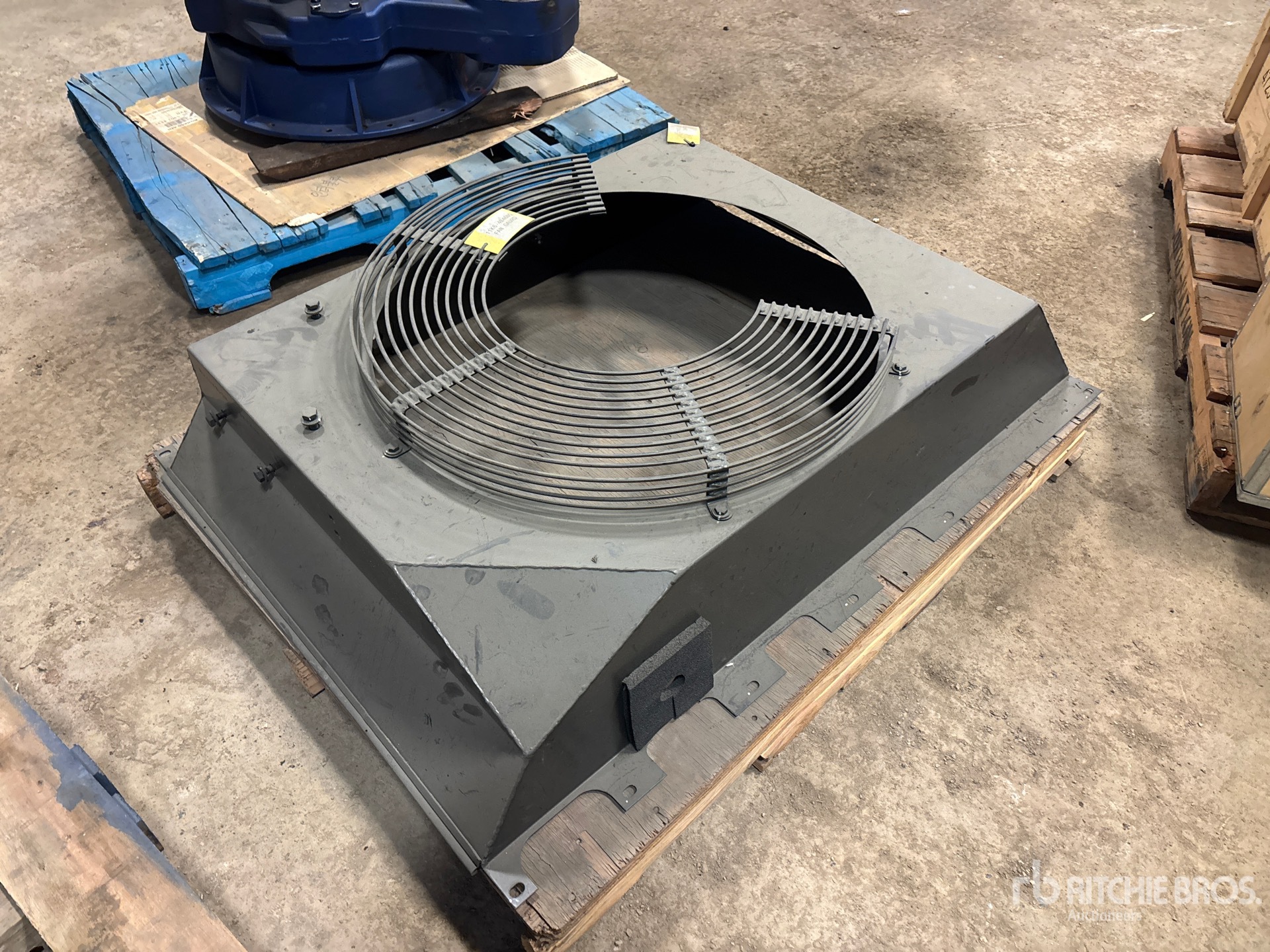 General Appearance with Bild, Ecke hinten rechts